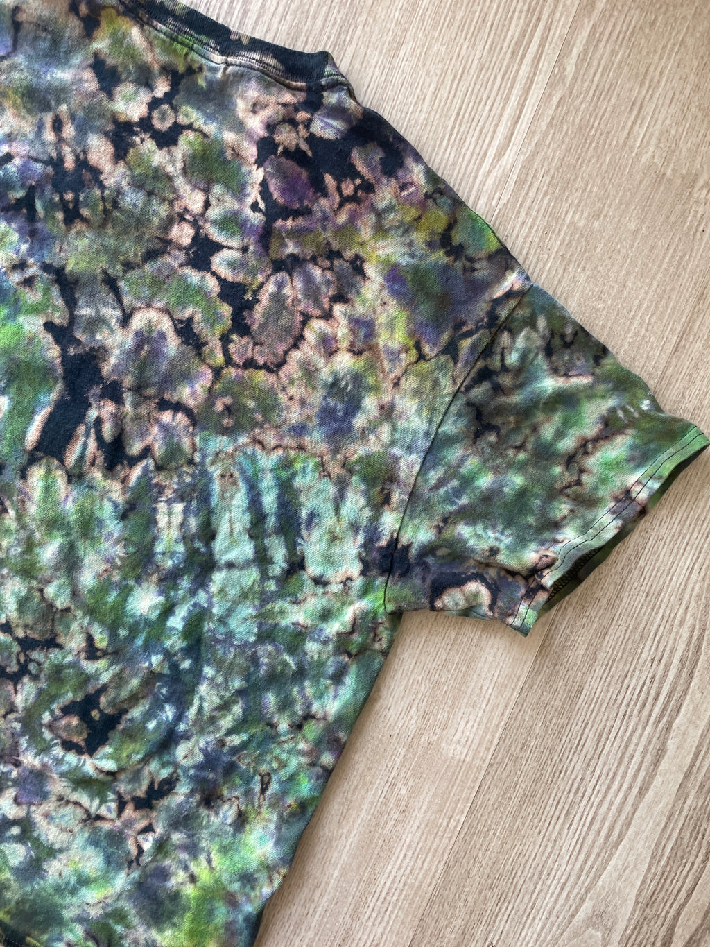 XL Men’s Good Vibes & Sunflowers Handmade Reverse Tie Dye T-Shirt | One-Of-a-Kind Black and Green Short Sleeve