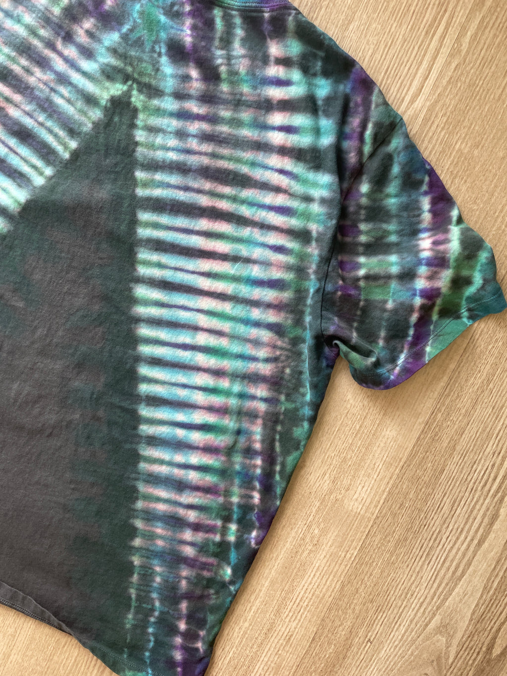 2XL Men’s NASA Planet Earth Handmade Reverse Tie Dye T-Shirt | One-Of-a-Kind Gray, Green, and Blue Short Sleeve