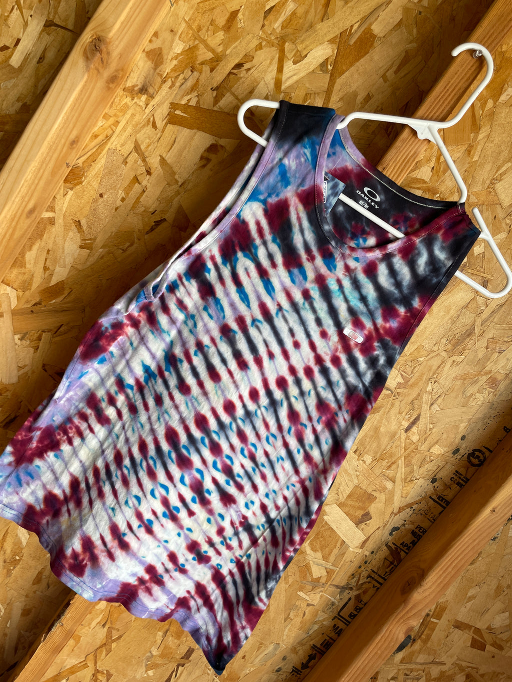 MEDIUM Men's Oakley Reverse Tie Dye Tank Top | Red White and Blue Summer Tie Dye Tank