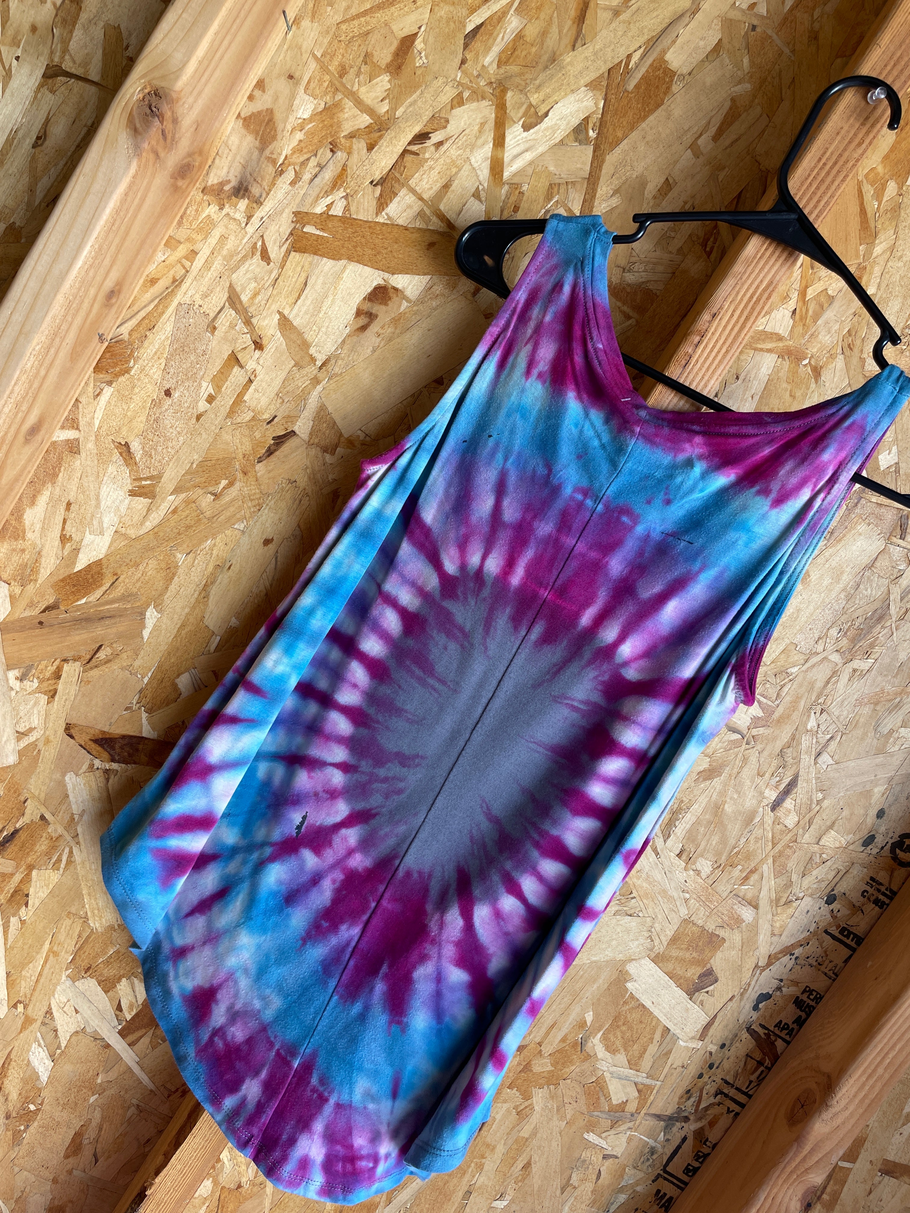 XS Women’s Lava Lamp Handmade Tie Dye Tank Top | Pink and Blue Pleated Tie Dye Sleeveless Shirt