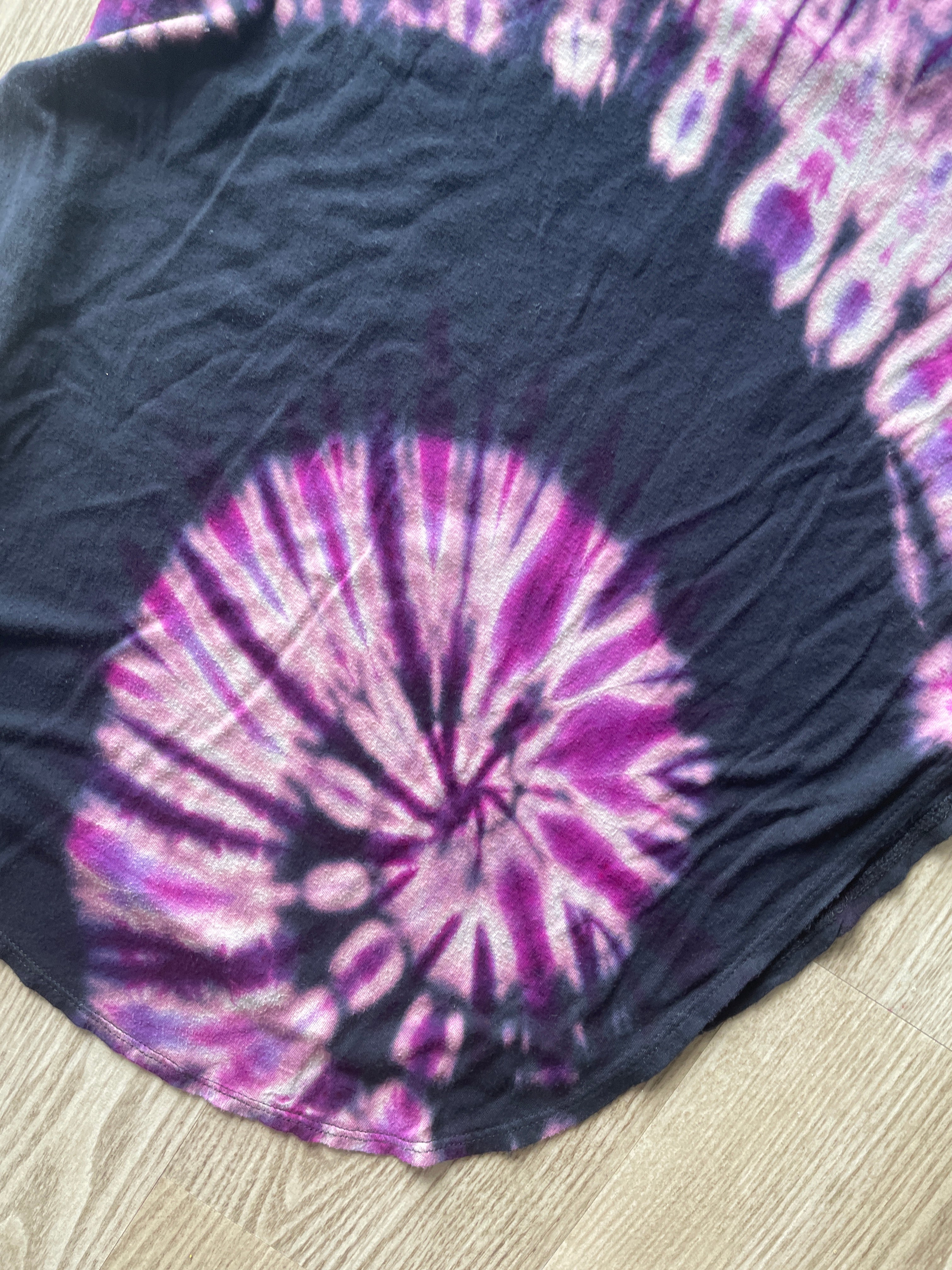 MEDIUM Women’s Libra The Scales Handmade Reverse Tie Dye Flowy Tee | One-Of-a-Kind Black and Purple Side Slit Short Sleeve T-Shirt