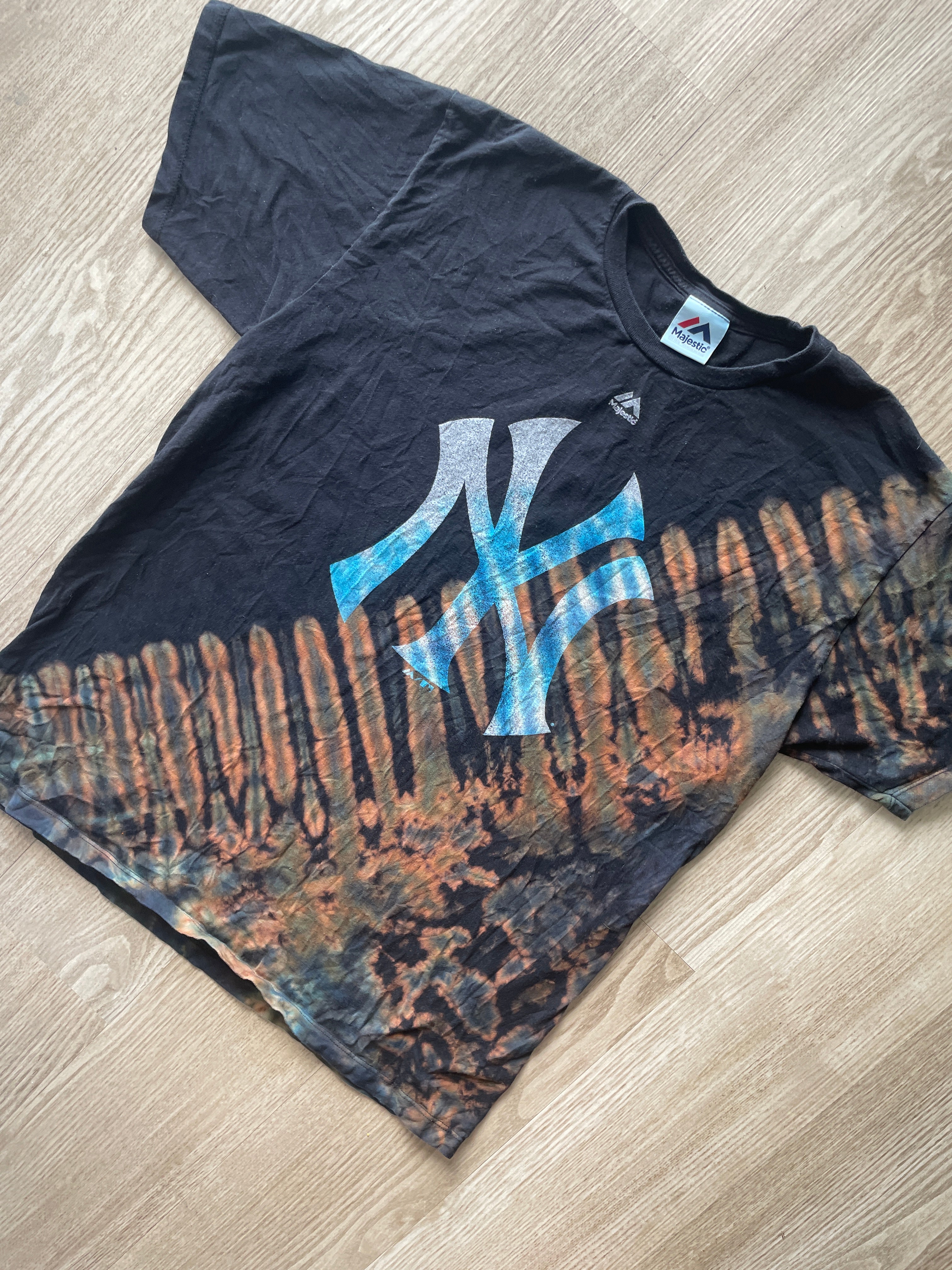 LARGE Men’s New York Yankees Handmade Tie Dye T-Shirt | One-Of-a-Kind Black and Dark Blue Short Sleeve