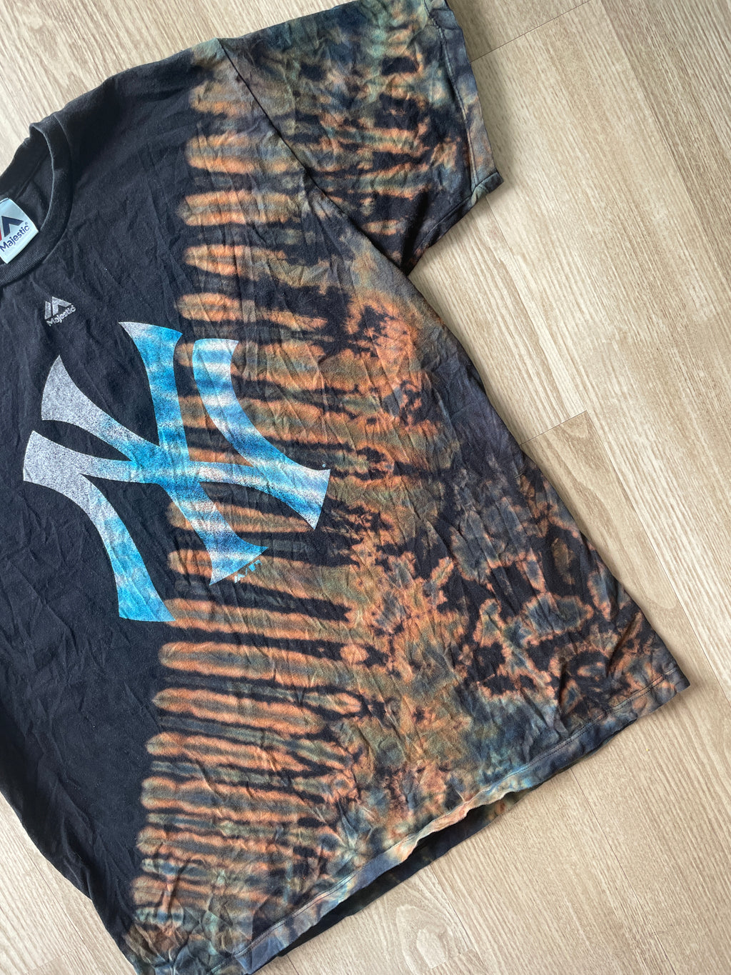 LARGE Men’s New York Yankees Handmade Tie Dye T-Shirt | One-Of-a-Kind Black and Dark Blue Short Sleeve