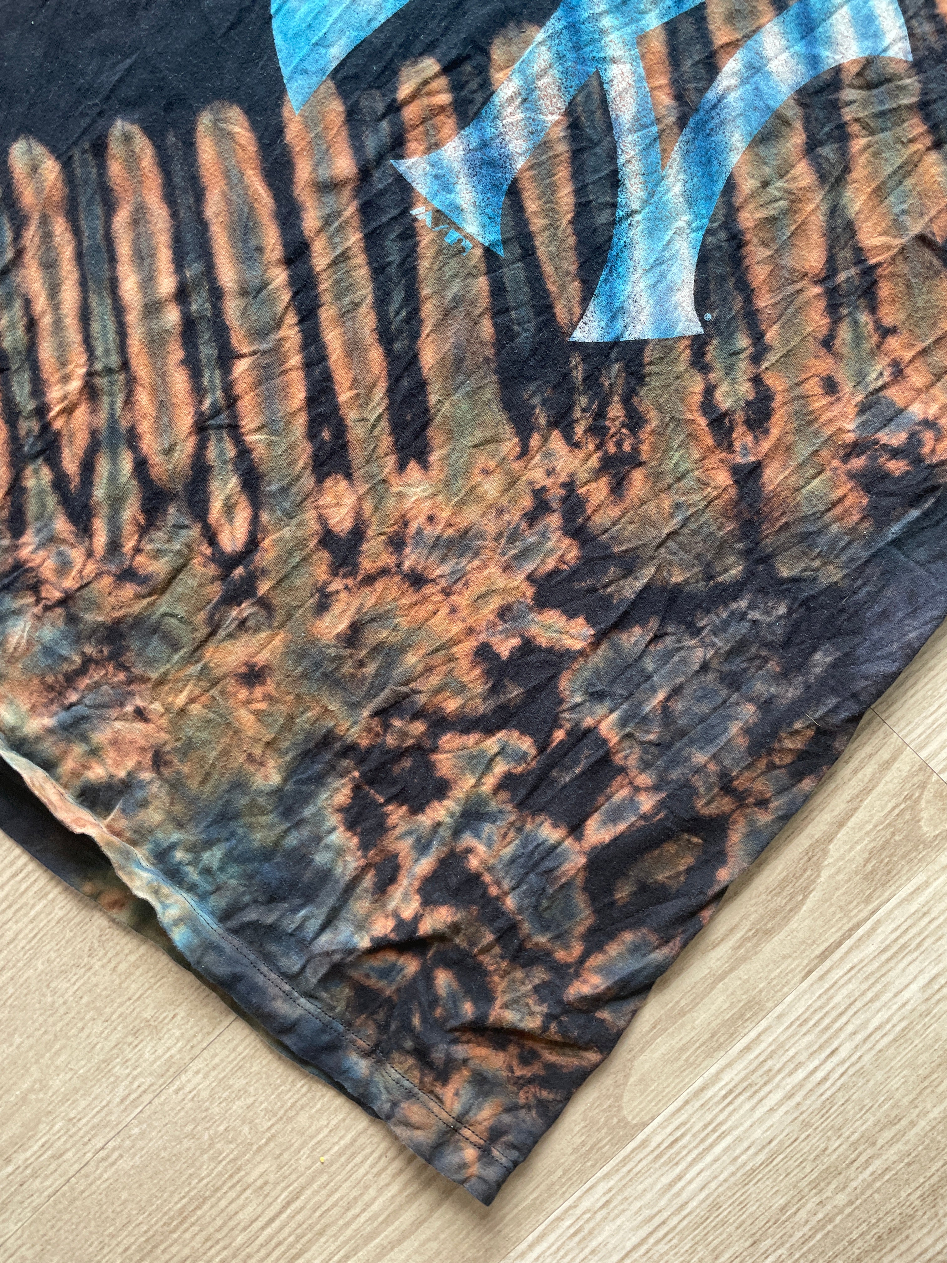 LARGE Men’s New York Yankees Handmade Tie Dye T-Shirt | One-Of-a-Kind Black and Dark Blue Short Sleeve