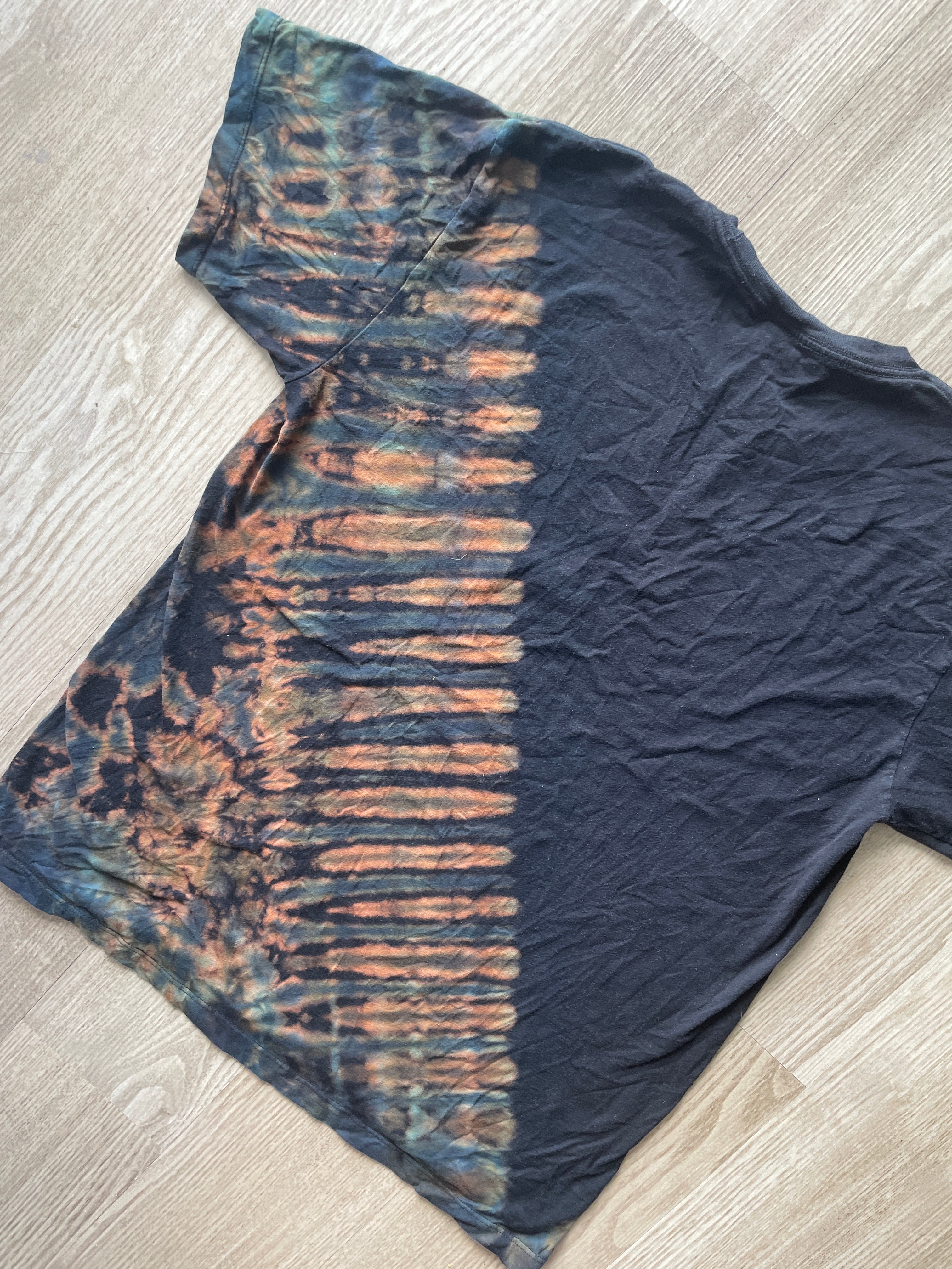 LARGE Men’s New York Yankees Handmade Tie Dye T-Shirt | One-Of-a-Kind Black and Dark Blue Short Sleeve