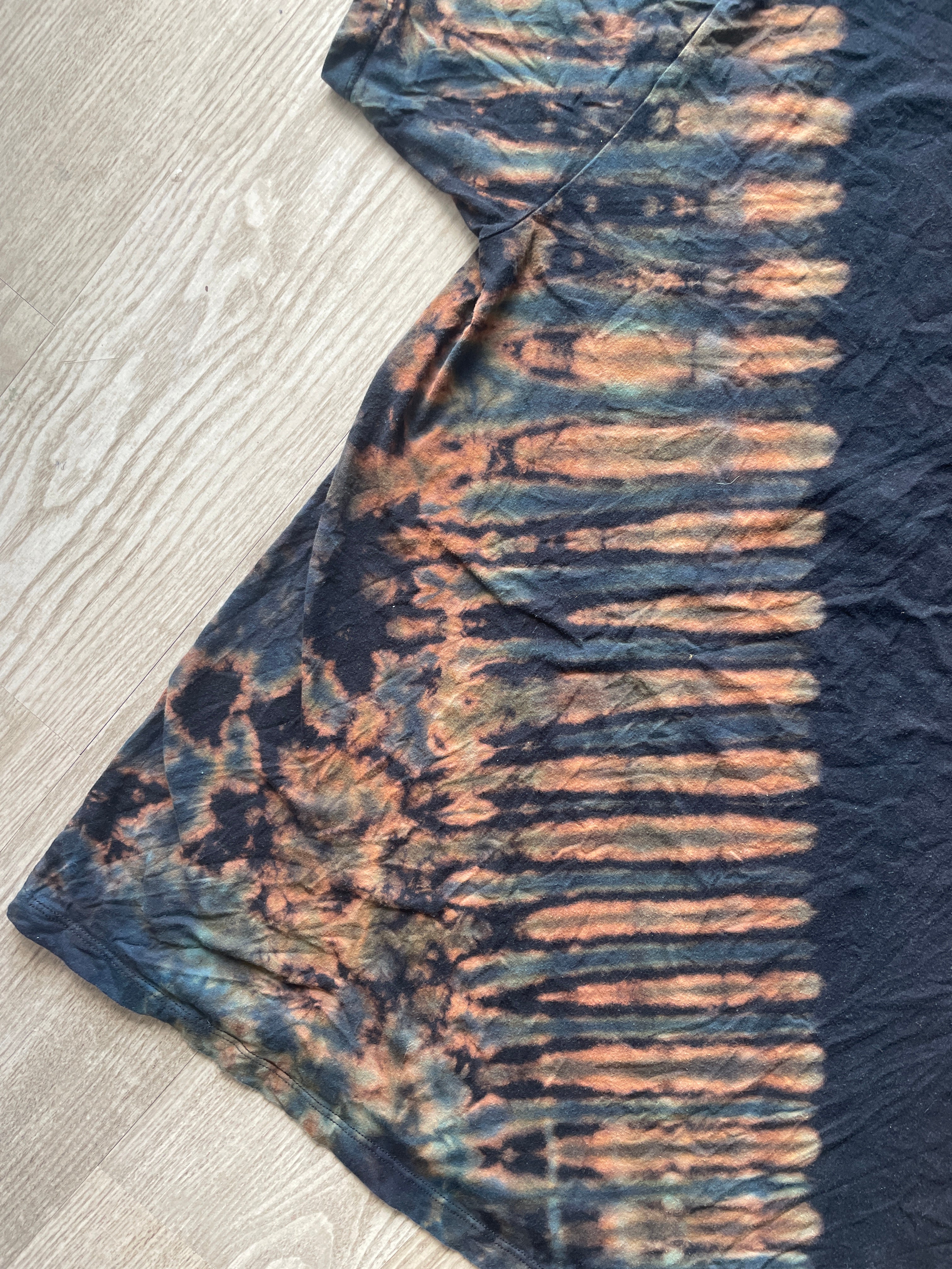 LARGE Men’s New York Yankees Handmade Tie Dye T-Shirt | One-Of-a-Kind Black and Dark Blue Short Sleeve