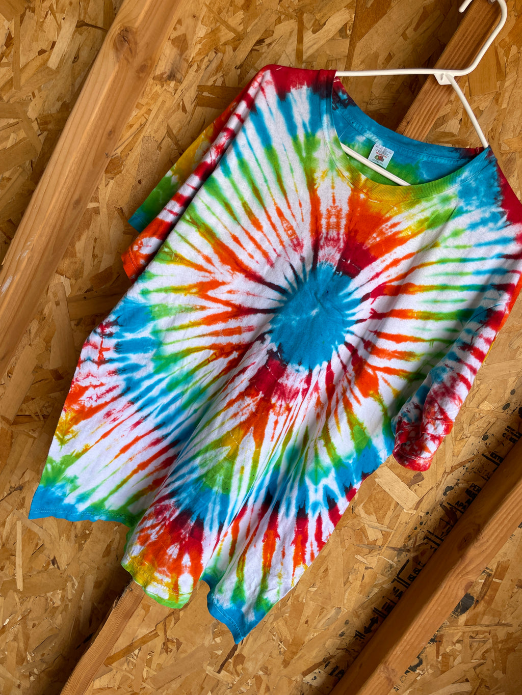 2XL Men's Rainbow Sunburst Tie Dye T-Shirt