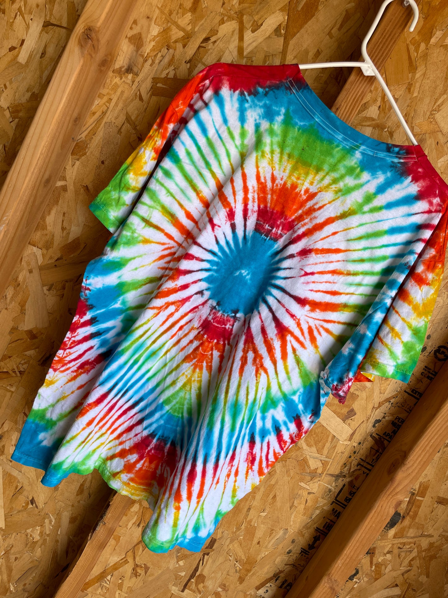2XL Men's Rainbow Sunburst Tie Dye T-Shirt