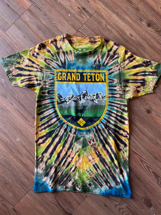SMALL Men’s Grand Teton Wyoming Deer T-Shirt | Black and Green Columbia Handmade Reverse Tie Dye Short Sleeve