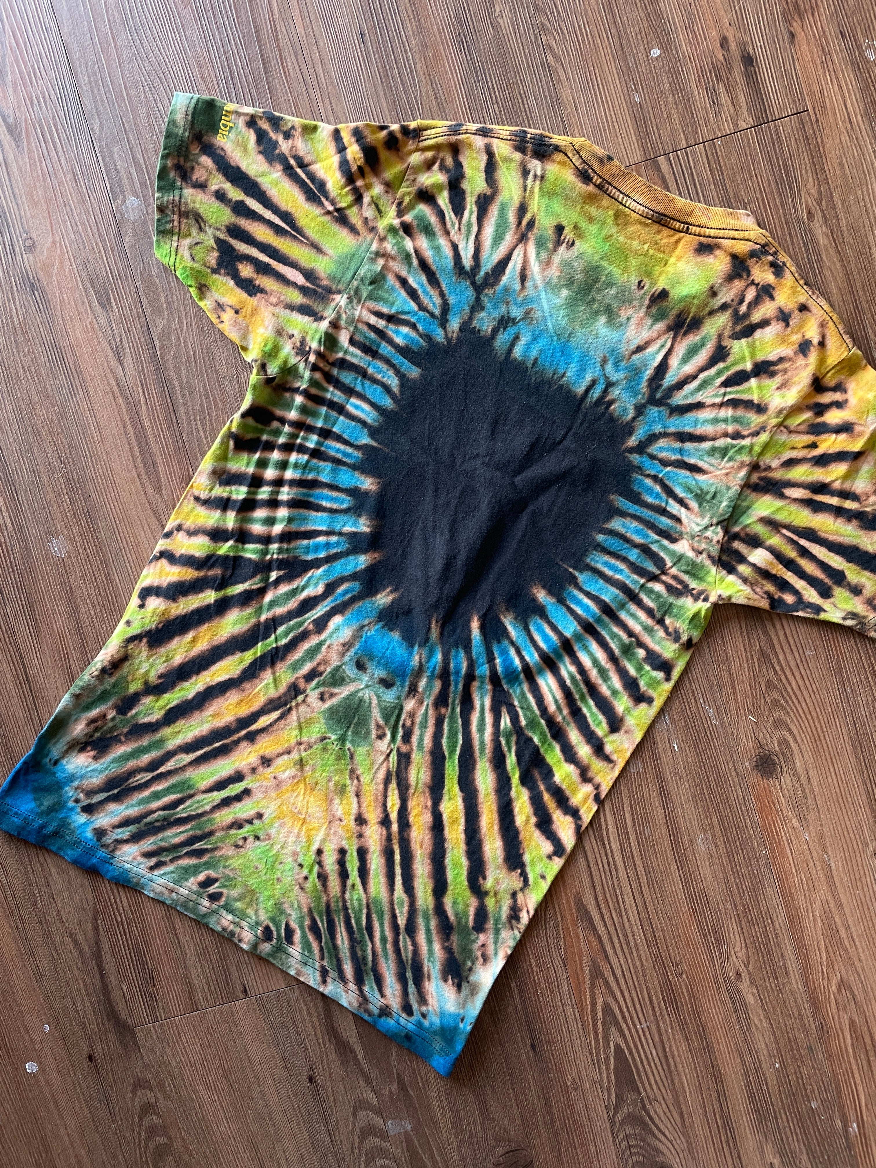 SMALL Men’s Grand Teton Wyoming Deer T-Shirt | Black and Green Columbia Handmade Reverse Tie Dye Short Sleeve