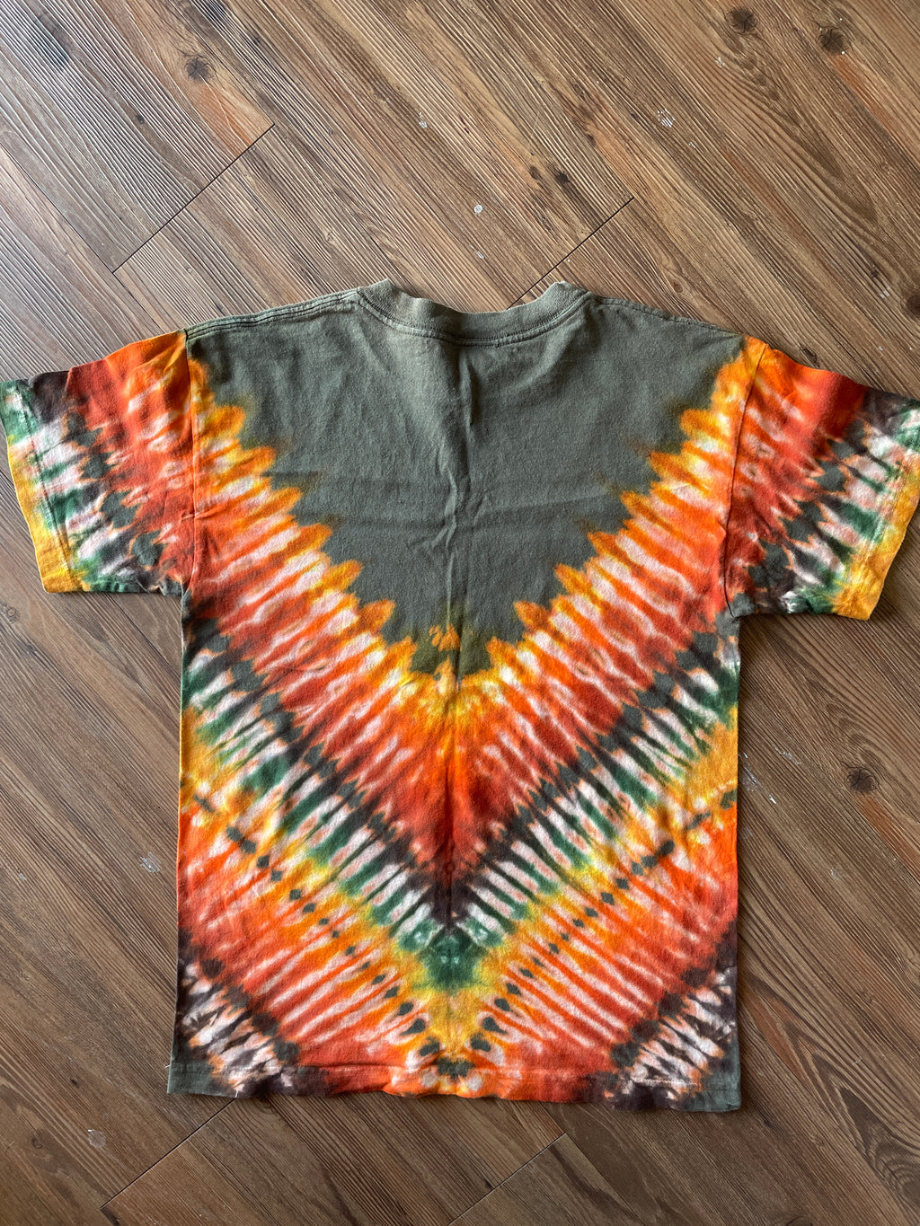 MEDIUM Men’s Rocky Mountain National Park Colorado Tie Dye T-Shirt | Extreme Adventure Sports Wildlife Handmade Reverse Tie Dye Short Sleeve