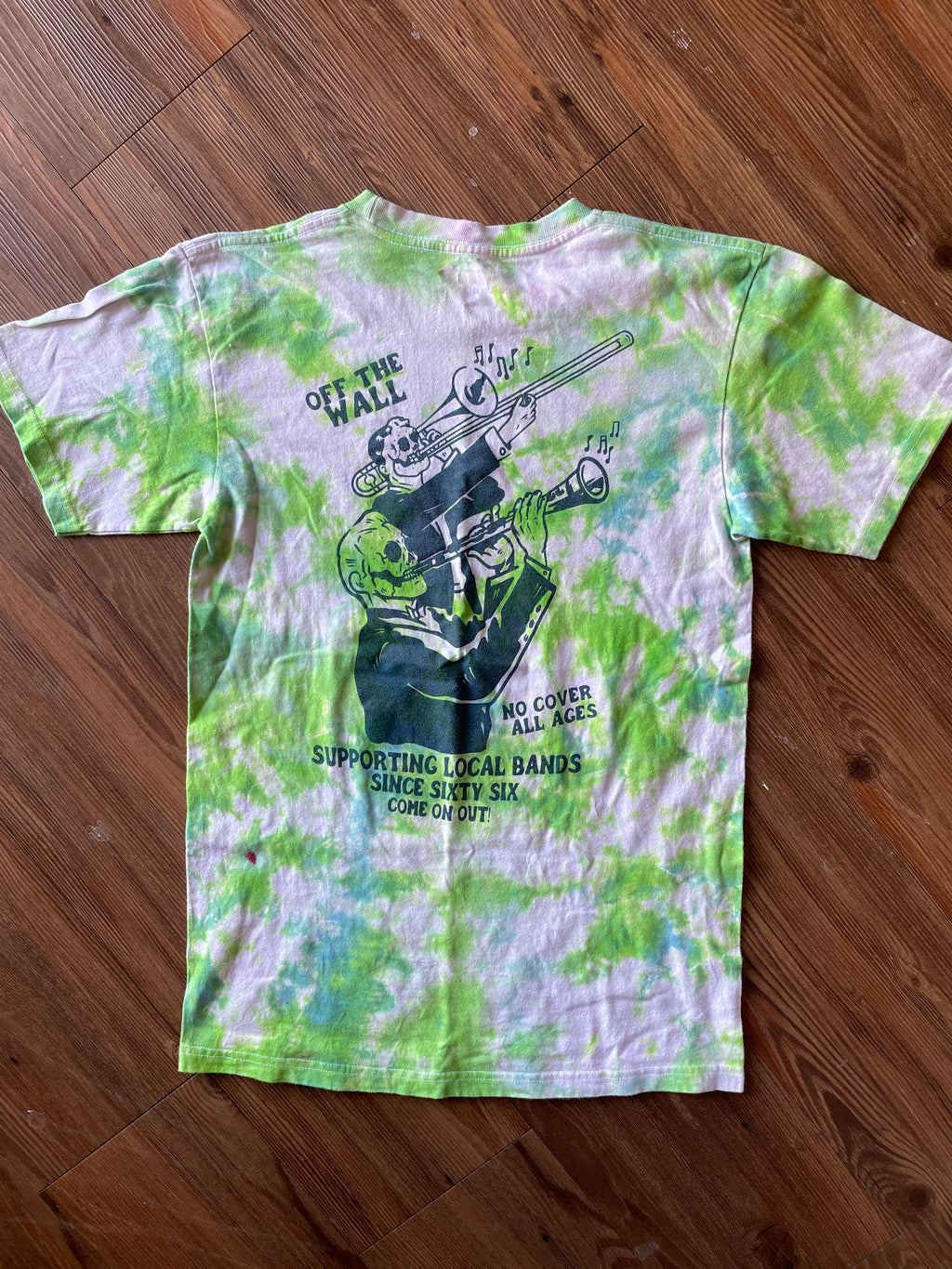 SMALL Men’s Vans Local Bands Tie Dye T-Shirt | Vans Off The Wall 1966 Handmade Tie Dye Short Sleeve