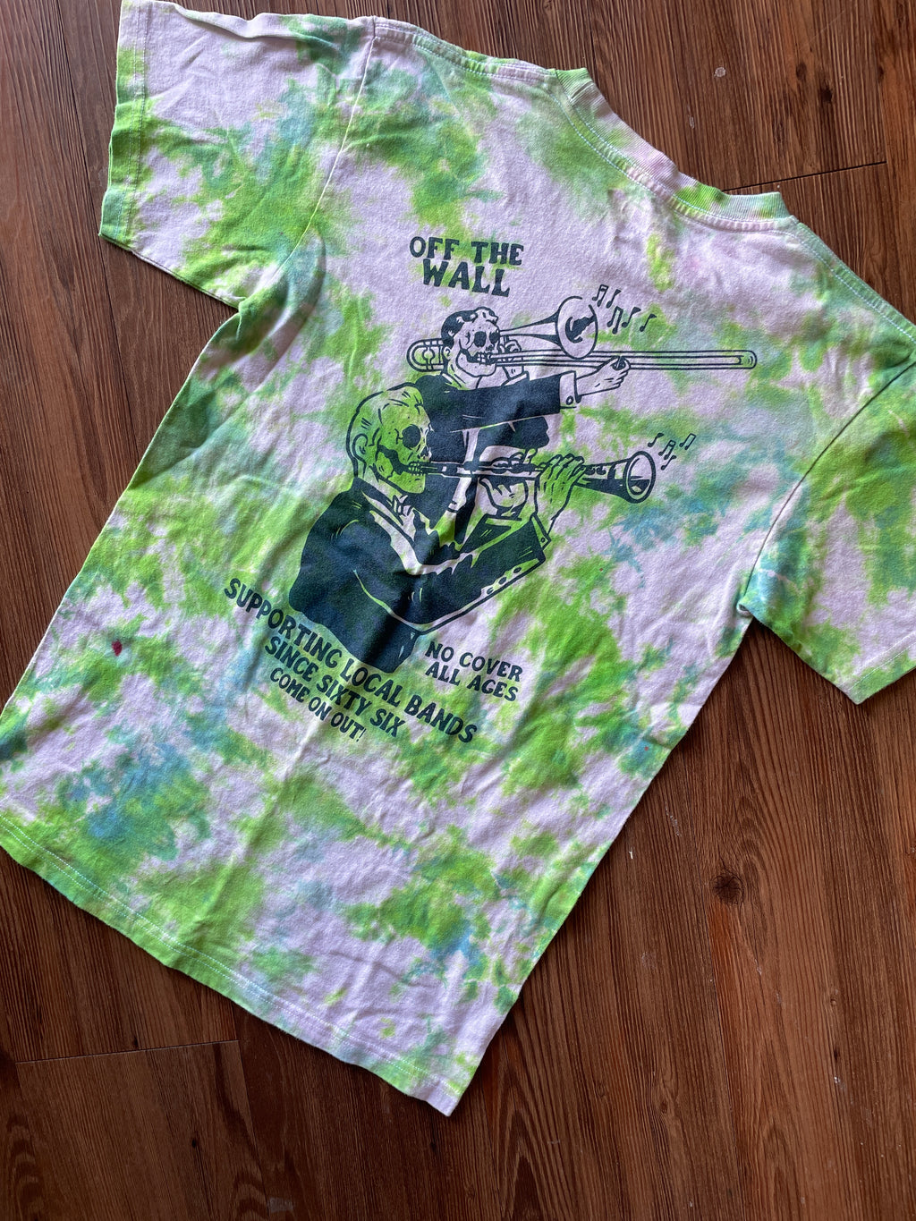 SMALL Men’s Vans Local Bands Tie Dye T-Shirt | Vans Off The Wall 1966 Handmade Tie Dye Short Sleeve