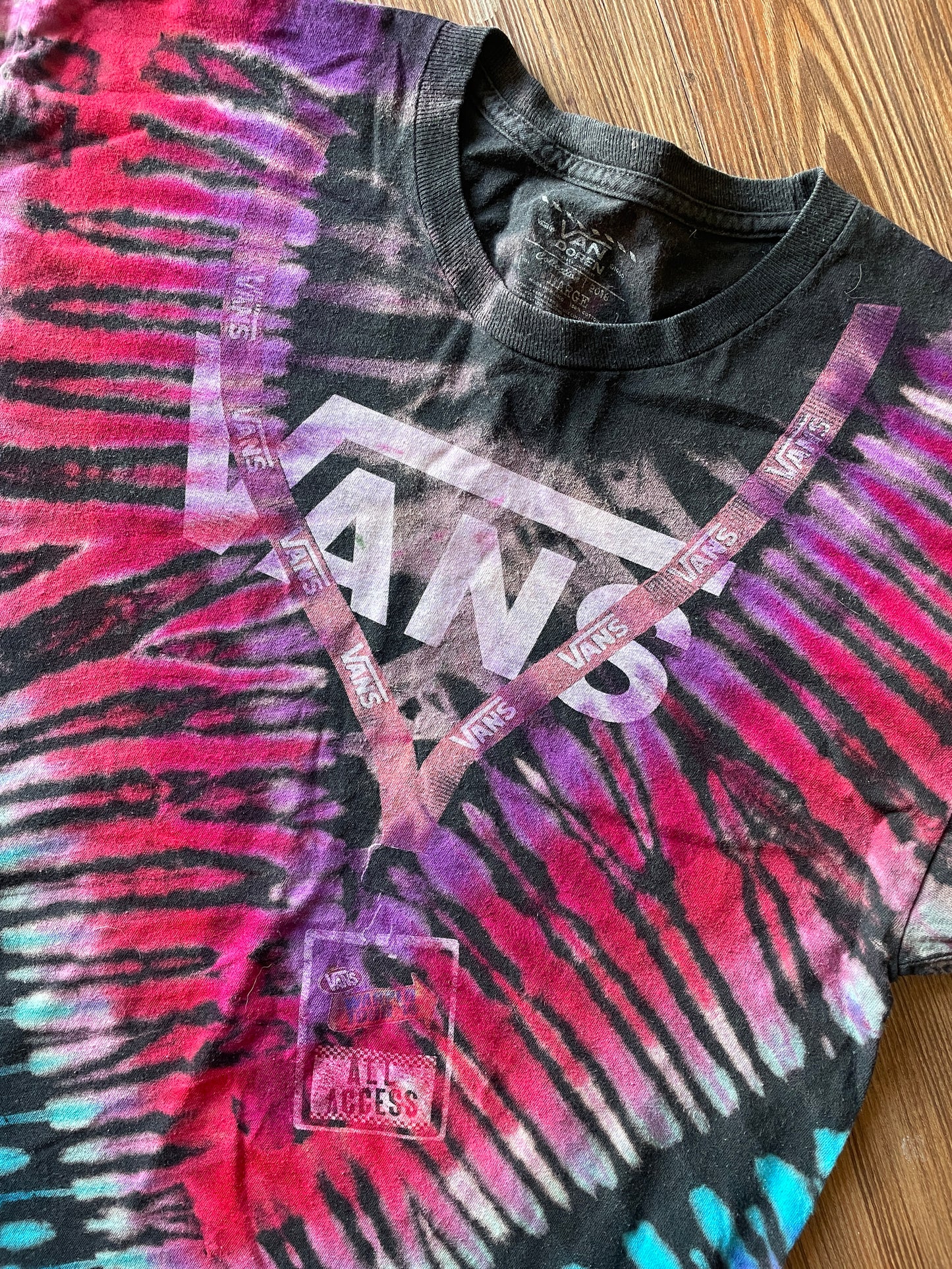 LARGE Men’s 2016 Van’s Warped Tour Tie Dye T-Shirt | Off The Wall All Access Pass Reverse Tie Dye Short Sleeve
