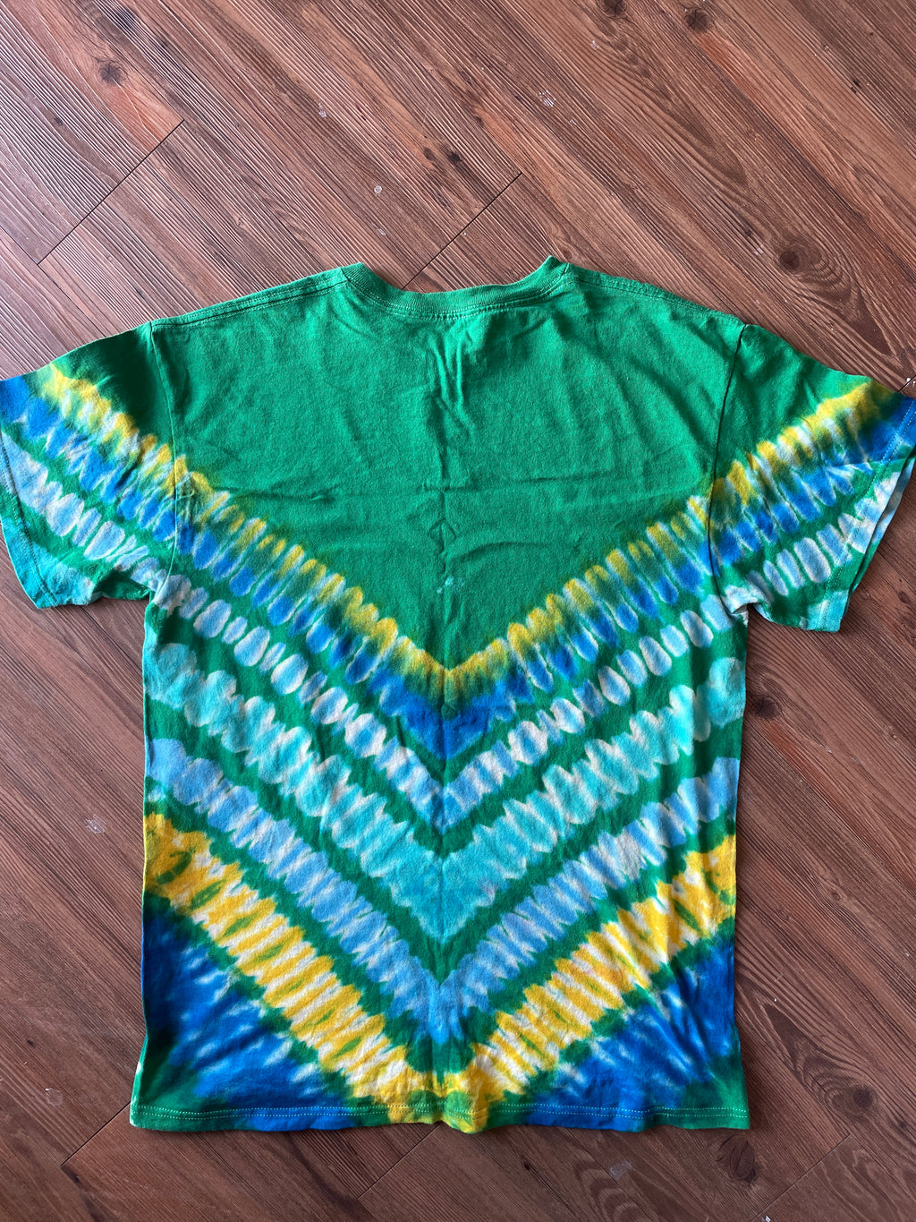 LARGE Men’s Legend of Zelda Tie Dye T-Shirt | Green, Blue, and Yellow Reverse Tie Dye Short Sleeve