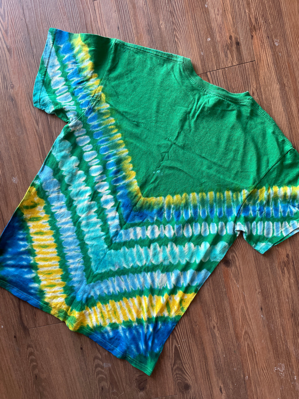 LARGE Men’s Legend of Zelda Tie Dye T-Shirt | Green, Blue, and Yellow Reverse Tie Dye Short Sleeve