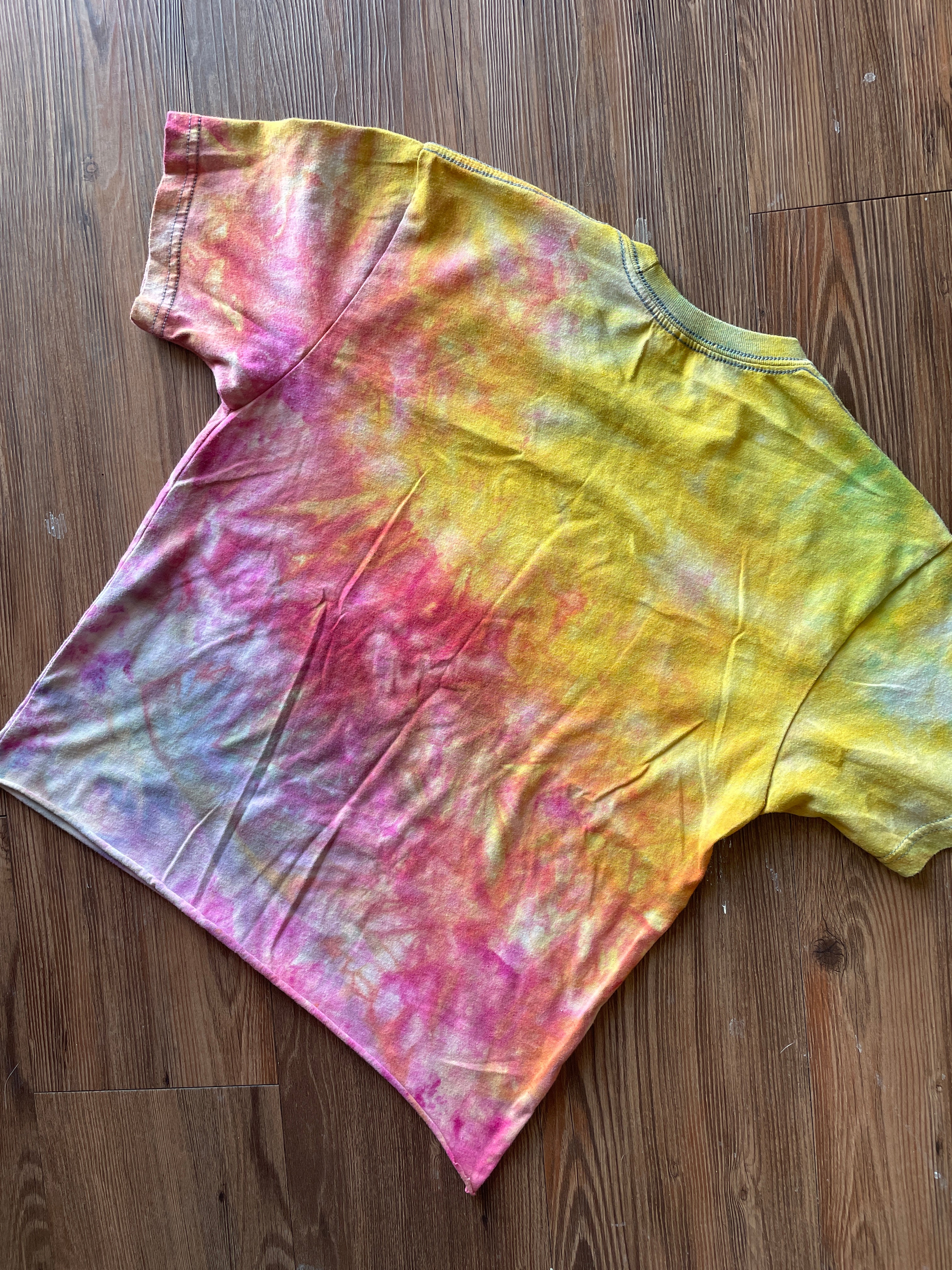 MEDIUM Women’s Rocky Mountain National Park Tie Dye Crop Top | Colorado Camping Tie Dye Short Sleeve