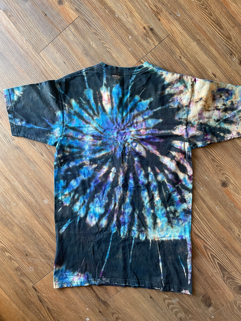 MEDIUM Men’s Astronaut Lost in Space Tie Dye T-Shirt | Galaxy Reverse Tie Dye Short Sleeve