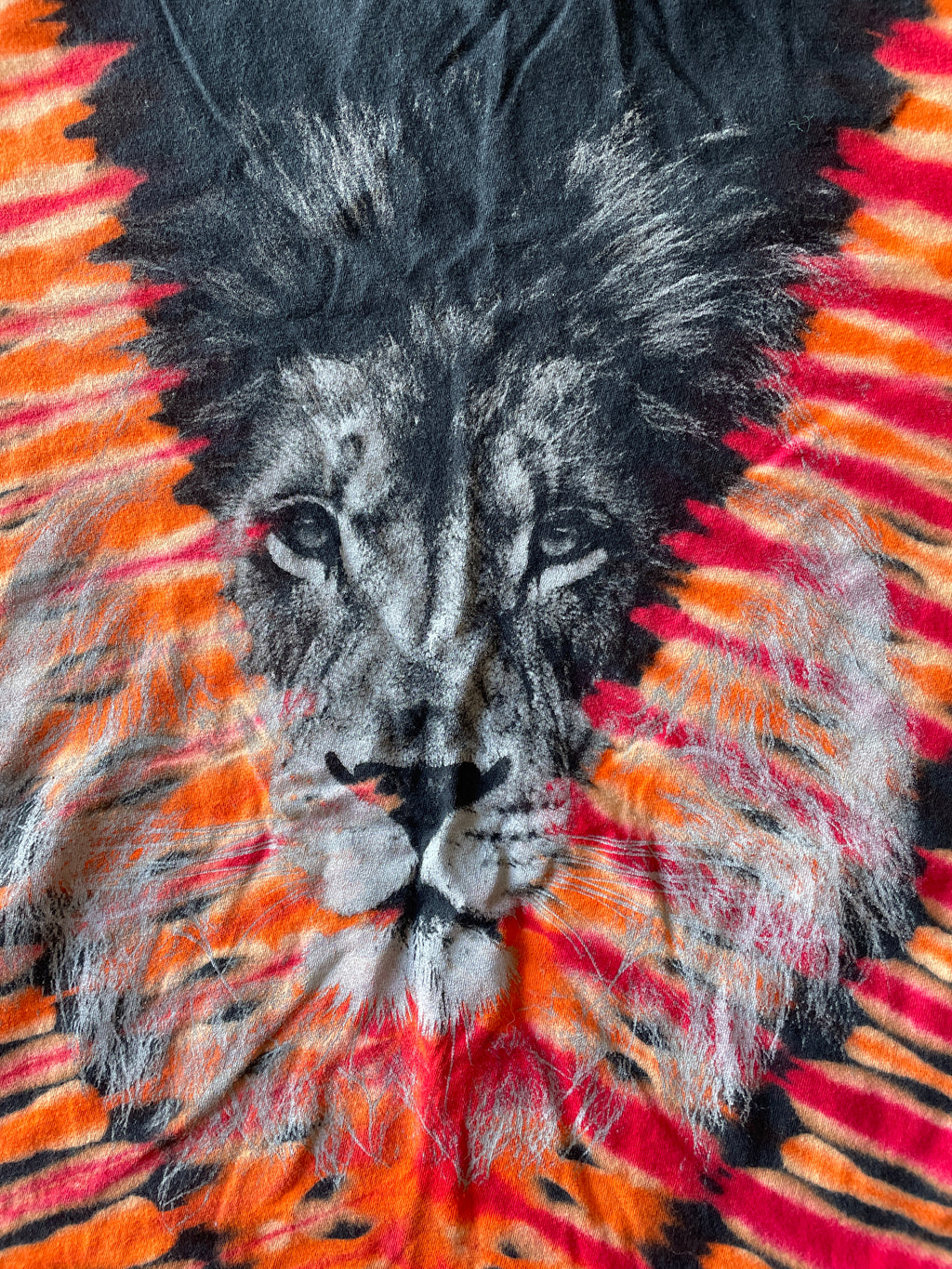 LARGE Men’s Red and White Lion Reverse Tie Dye T-Shirt | Orange and Red Bleach Dye Short Sleeve