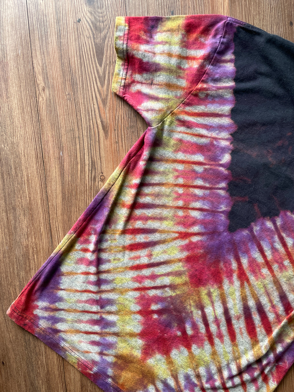 Medium Men’s SLCA Climbing Jedi Handmade Tie Dye T-Shirt | Black, Red, and Purple V-Pleated Tie Dye Short Sleeve