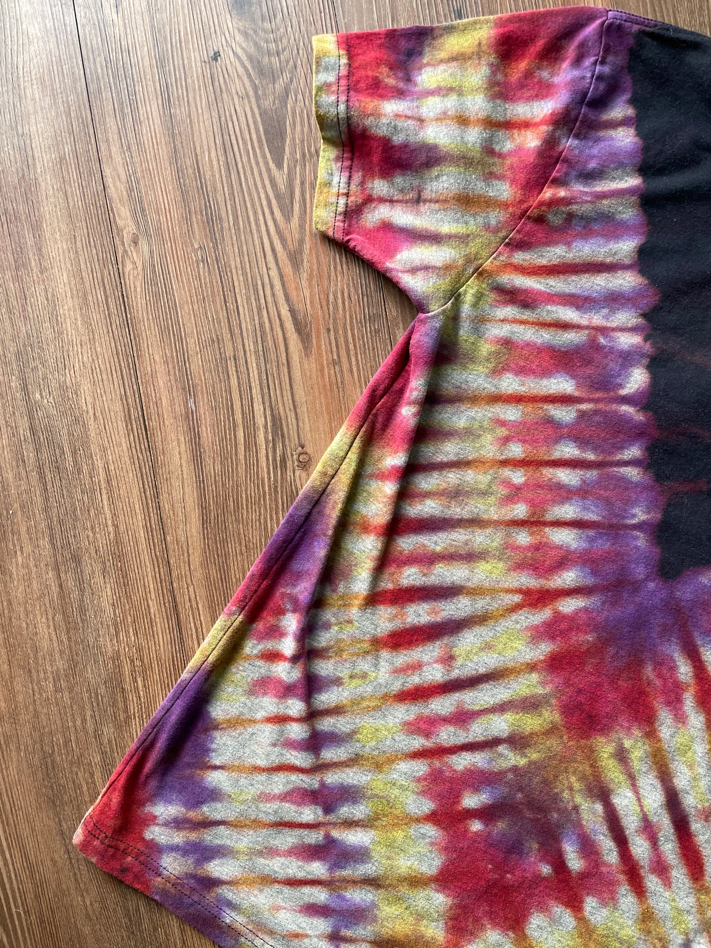 Medium Men’s SLCA Climbing Jedi Handmade Tie Dye T-Shirt | Black, Red, and Purple V-Pleated Tie Dye Short Sleeve