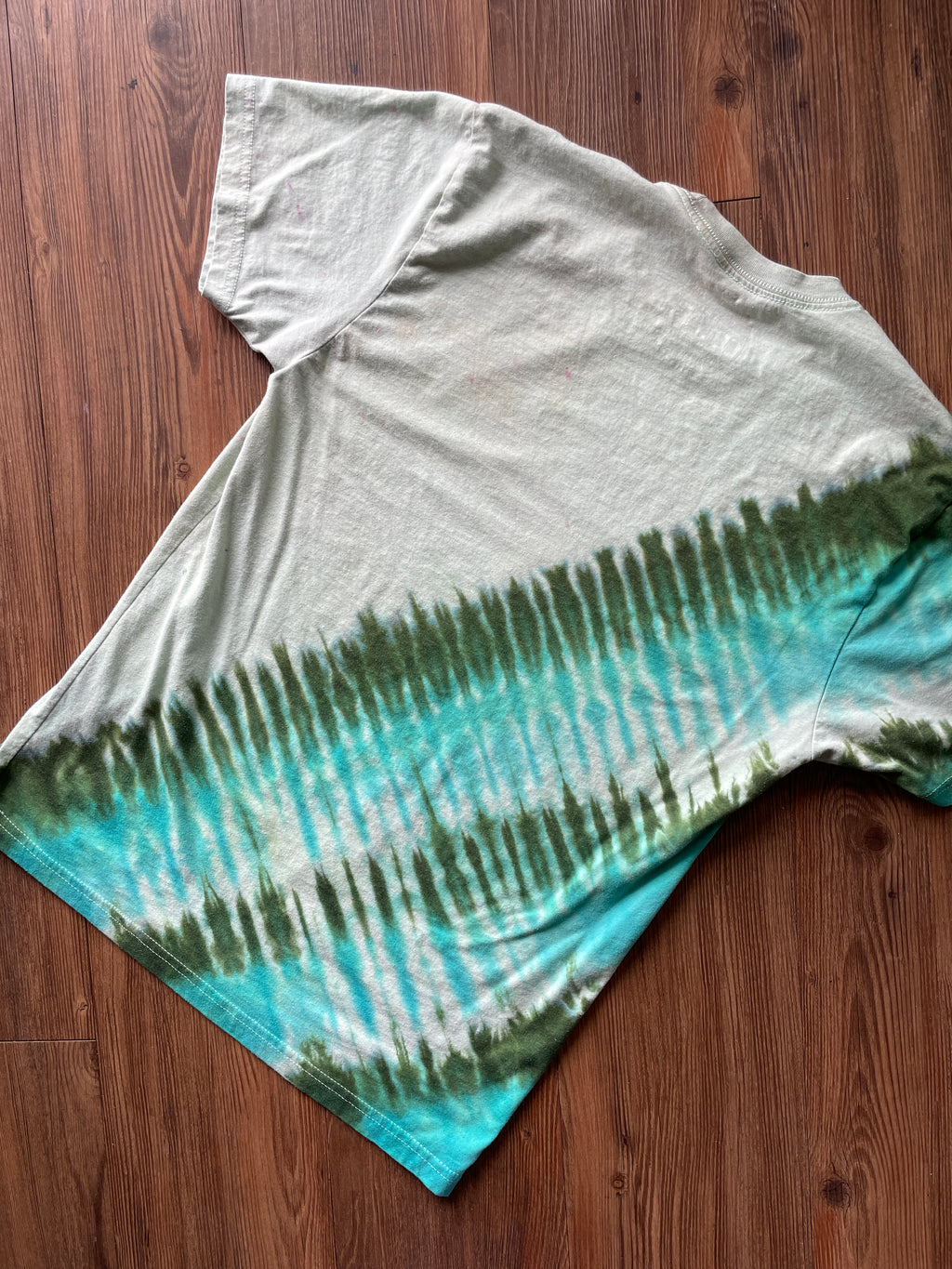 Small Men’s Be-Utah-Ful Handmade Tie Dye T-Shirt | Shades of Aqua Green Pleated Tie Dye Short Sleeve