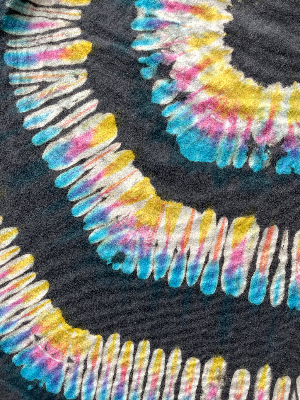 XL Men’s Hard Rock Cafe Los Angeles Handmade Reverse Tie Dye T-Shirt | Blue, Pink, and Yellow Pleated Tie Dye Short Sleeve