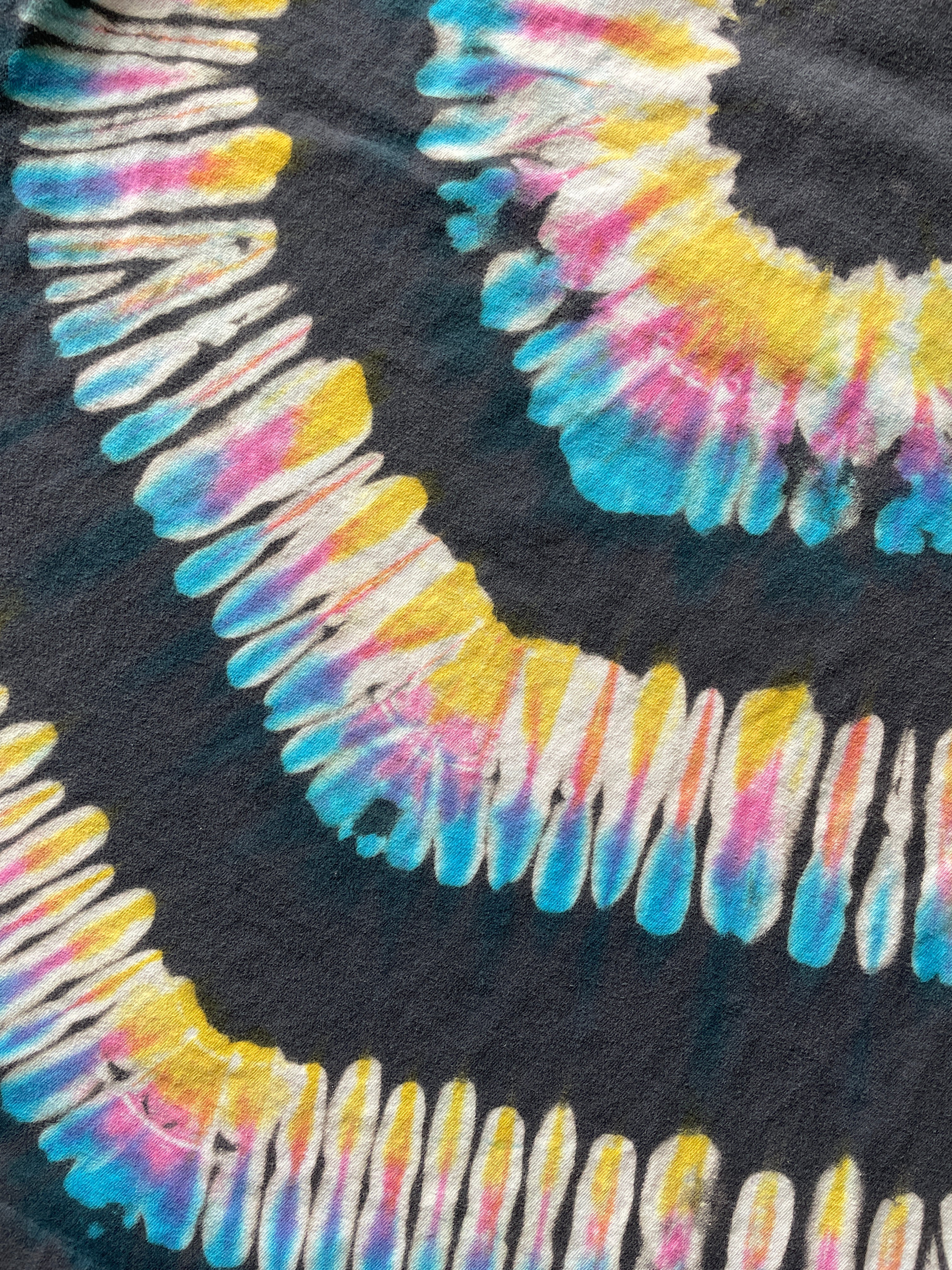 XL Men’s Hard Rock Cafe Los Angeles Handmade Reverse Tie Dye T-Shirt | Blue, Pink, and Yellow Pleated Tie Dye Short Sleeve