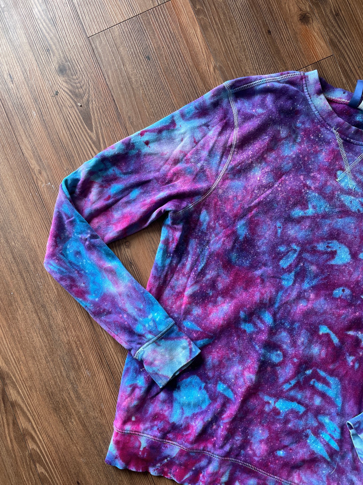SMALL Women’s H&M Galaxy Tie Dye Crewneck Sweatshirt | Pastel Purple and Blue Ice Dye Long Sleeve