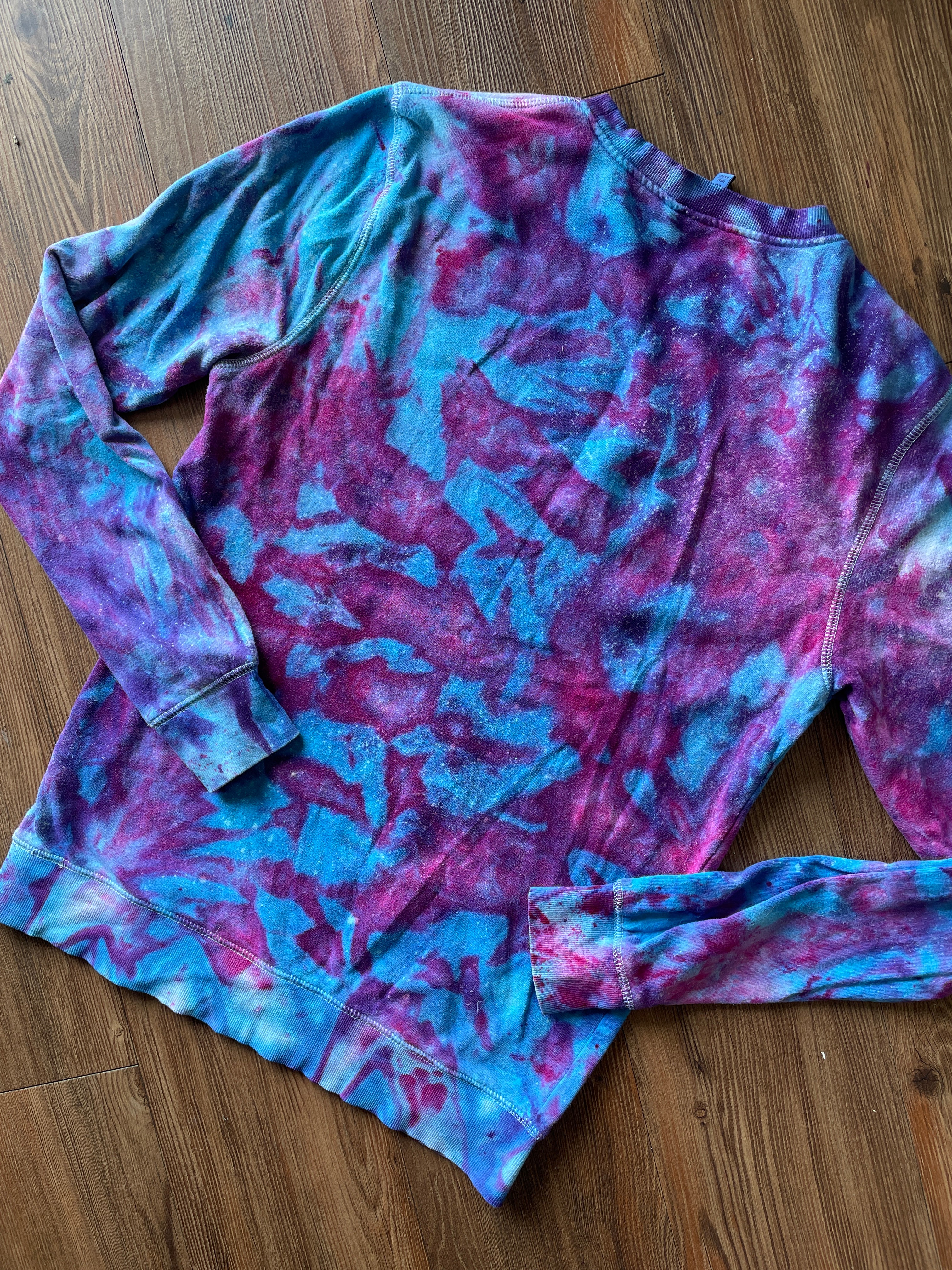 SMALL Women’s H&M Galaxy Tie Dye Crewneck Sweatshirt | Pastel Purple and Blue Ice Dye Long Sleeve