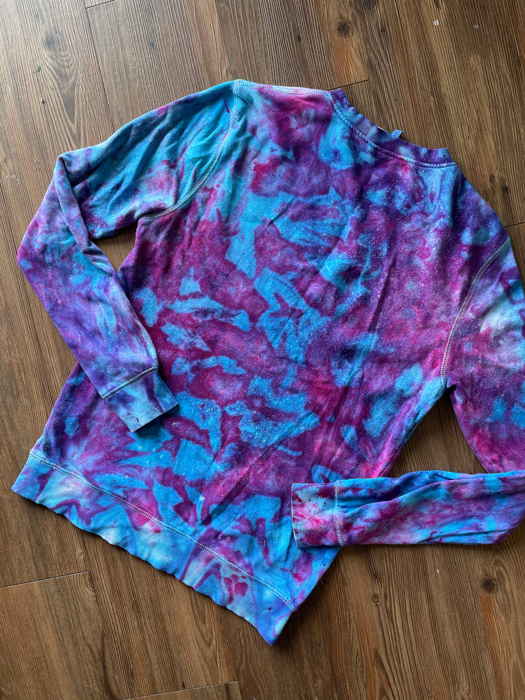 SMALL Women’s H&M Galaxy Tie Dye Crewneck Sweatshirt | Pastel Purple and Blue Ice Dye Long Sleeve