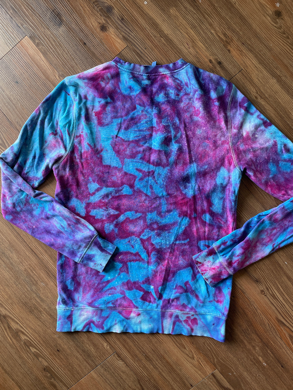 SMALL Women’s H&M Galaxy Tie Dye Crewneck Sweatshirt | Pastel Purple and Blue Ice Dye Long Sleeve