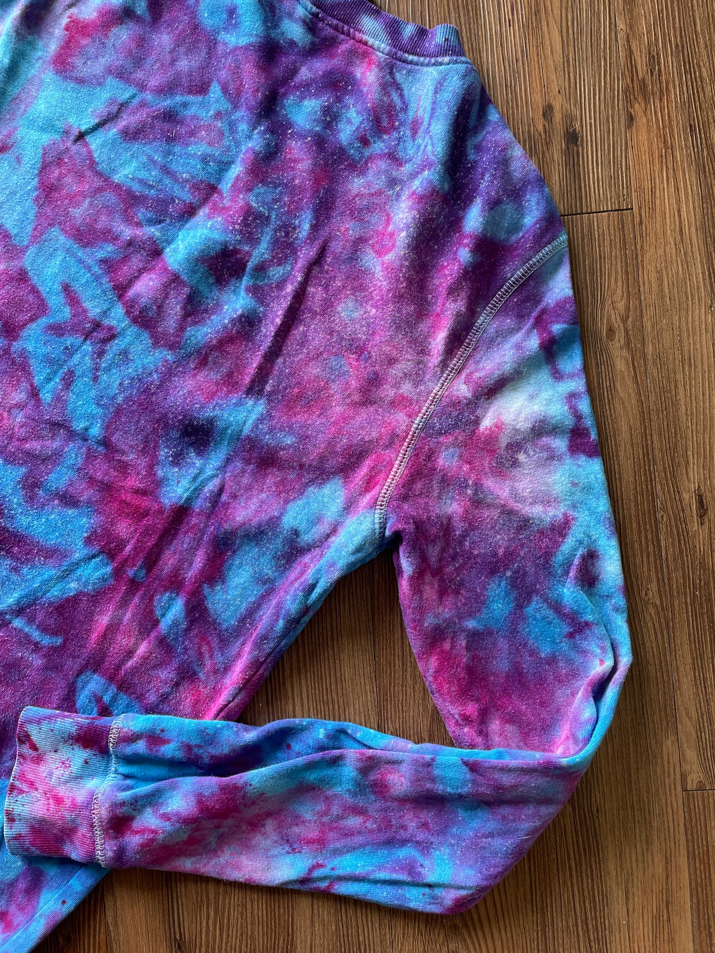 SMALL Women’s H&M Galaxy Tie Dye Crewneck Sweatshirt | Pastel Purple and Blue Ice Dye Long Sleeve