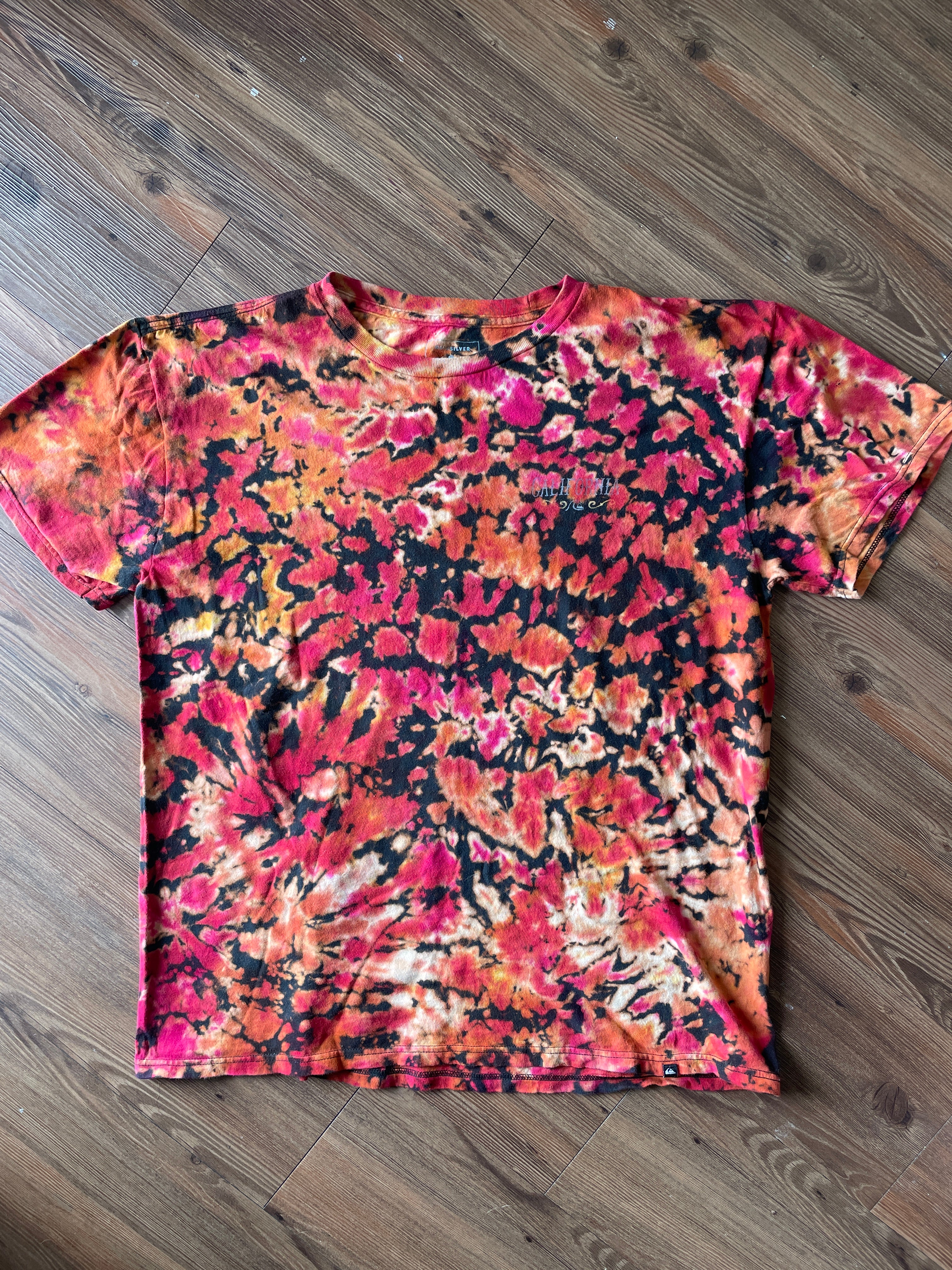 XL Men’s Quiksilver California Tie Dye T-Shirt | Bleach Tie Dye Short Sleeve