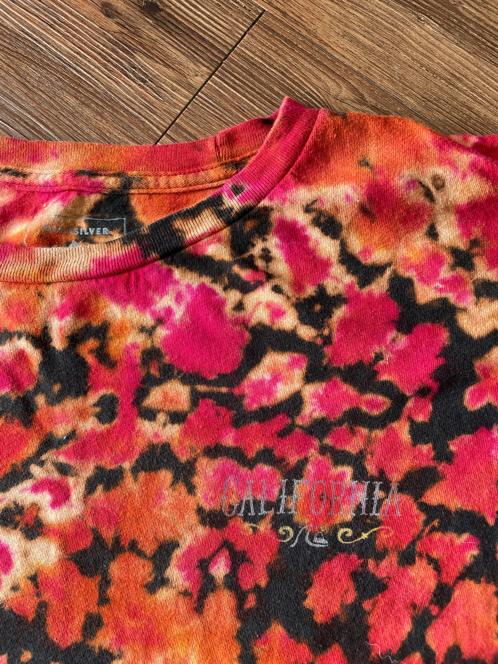 XL Men’s Quiksilver California Tie Dye T-Shirt | Bleach Tie Dye Short Sleeve