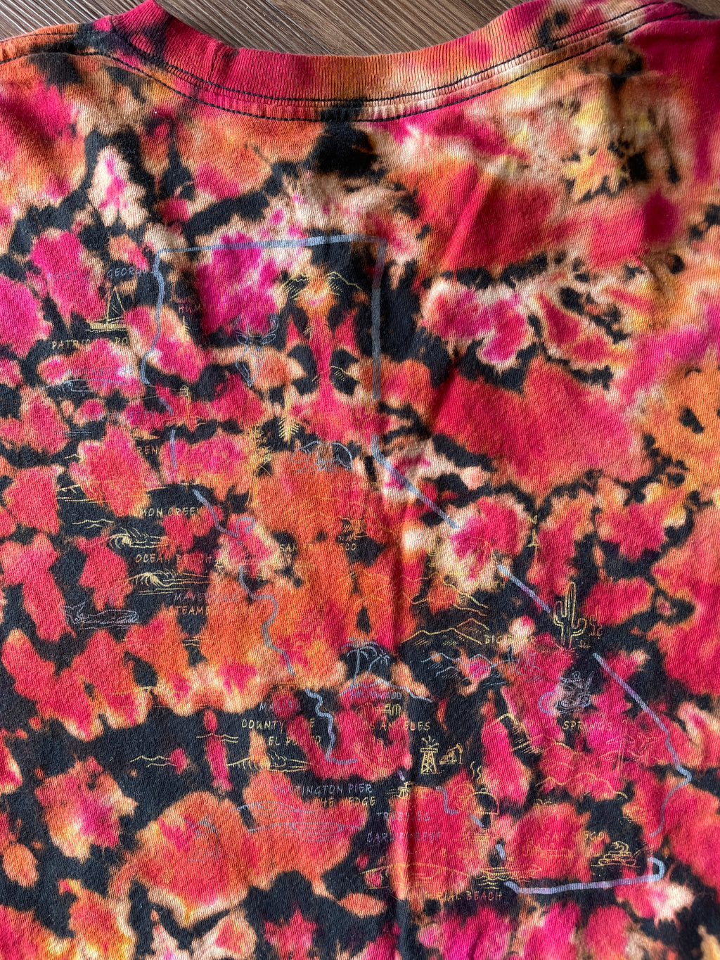 XL Men’s Quiksilver California Tie Dye T-Shirt | Bleach Tie Dye Short Sleeve