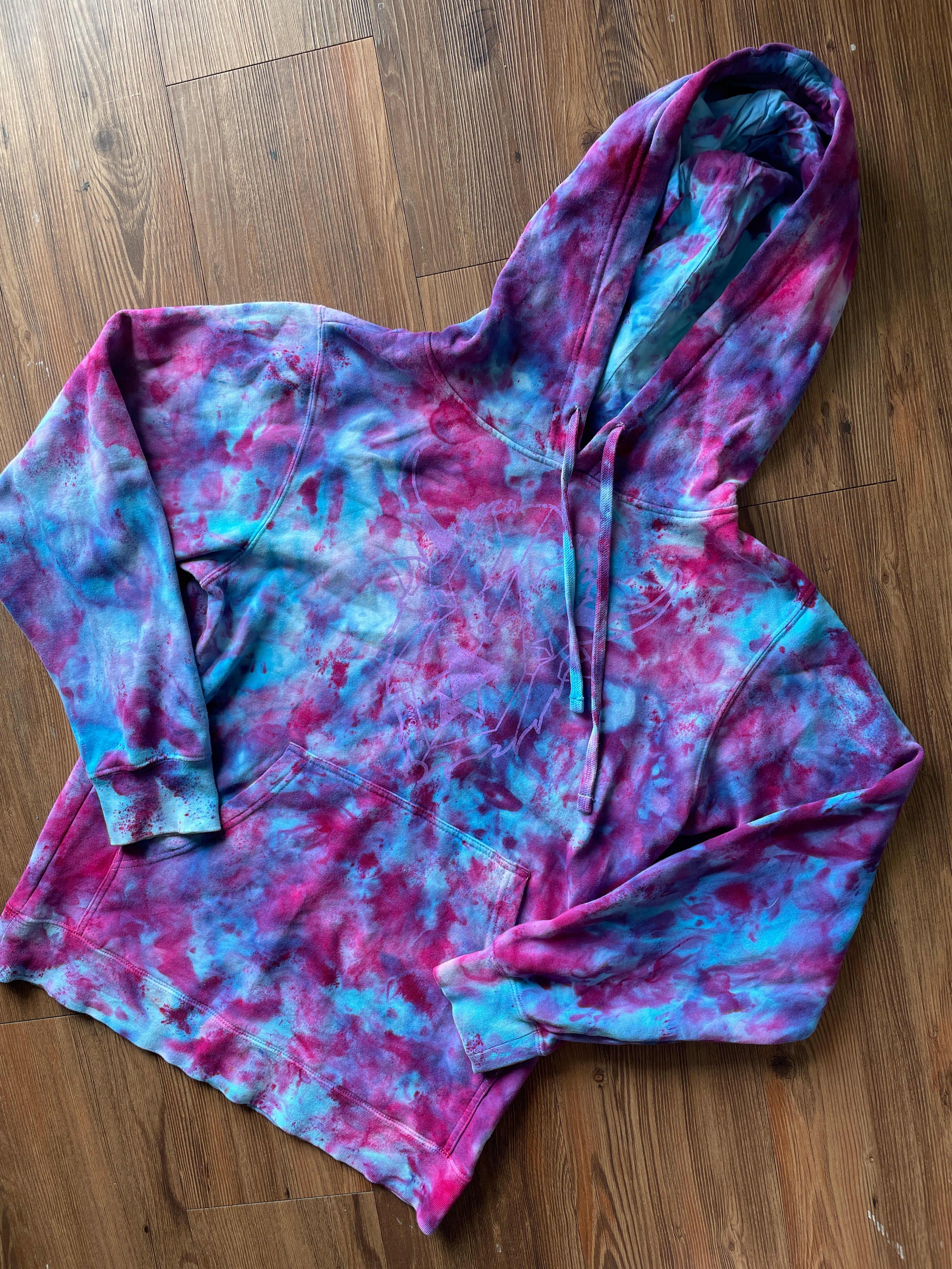 SMALL Men’s Surf Wyoming Galaxy Dye Tie Dye Sweatshirt | Geo Bison Blue and Purple Space Ice Dye Tie Dye Hoodie