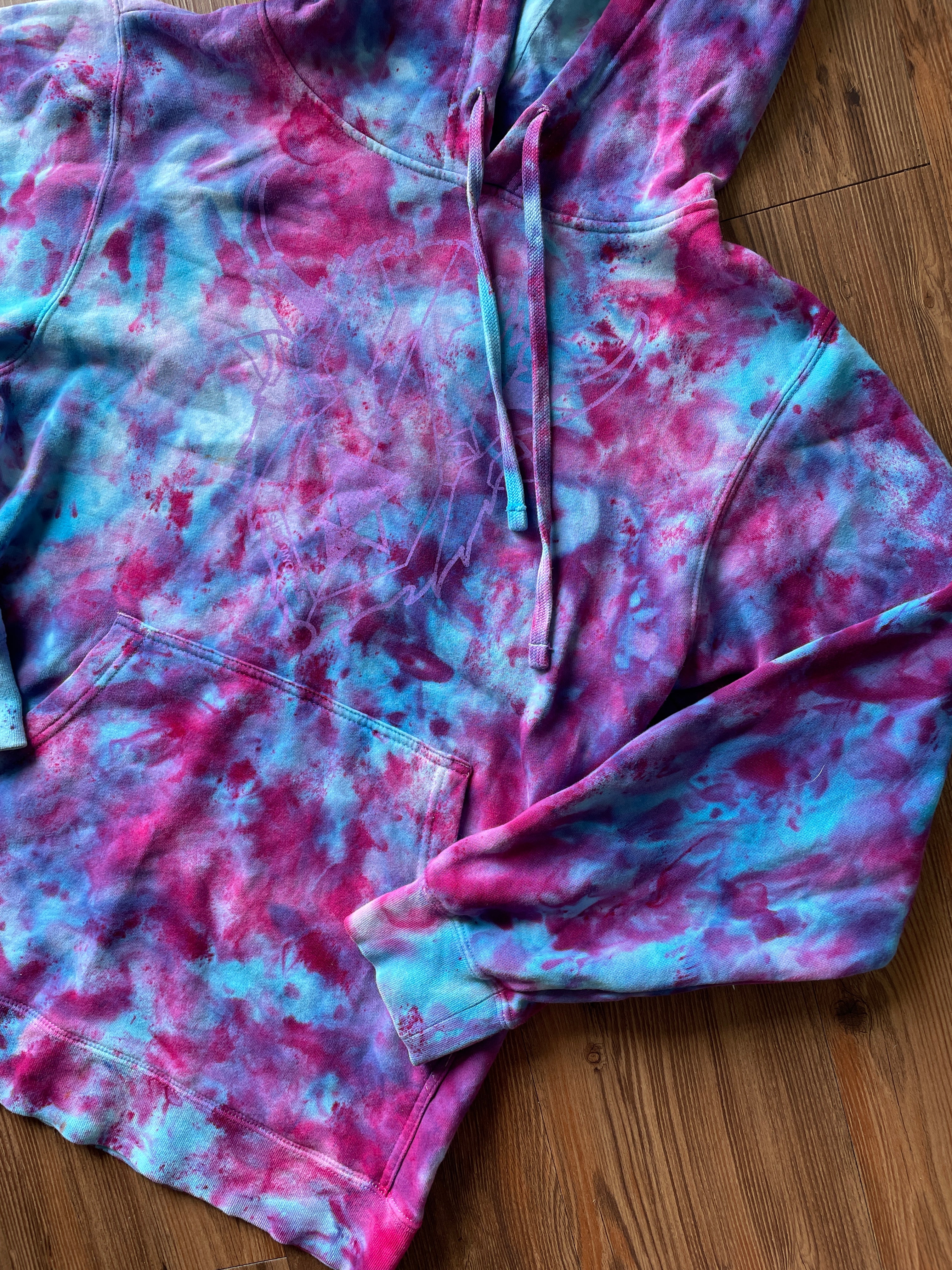 SMALL Men’s Surf Wyoming Galaxy Dye Tie Dye Sweatshirt | Geo Bison Blue and Purple Space Ice Dye Tie Dye Hoodie
