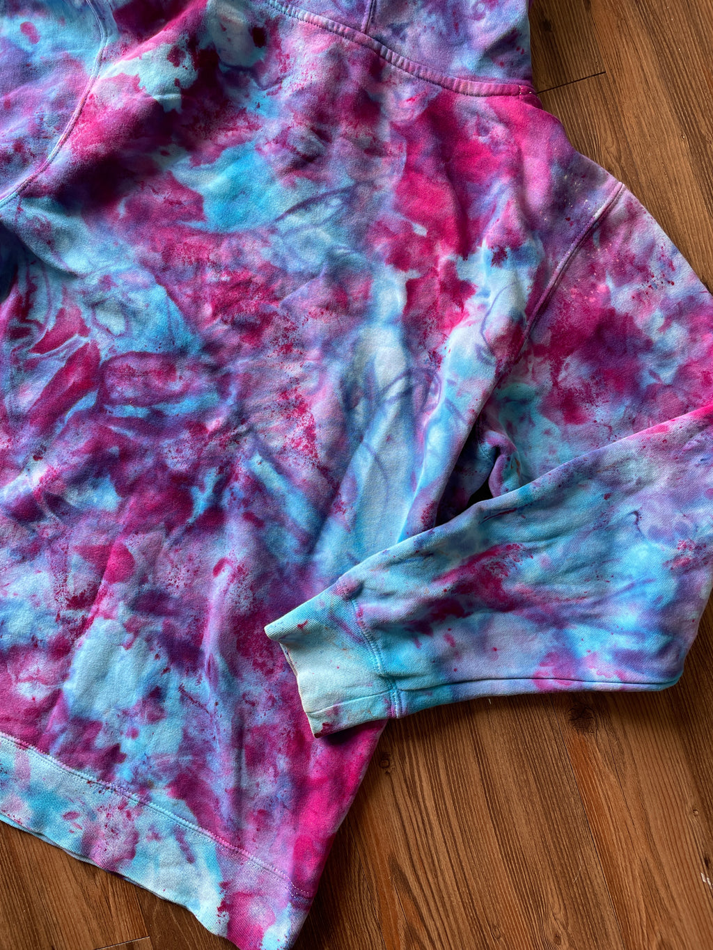 SMALL Men’s Surf Wyoming Galaxy Dye Tie Dye Sweatshirt | Geo Bison Blue and Purple Space Ice Dye Tie Dye Hoodie