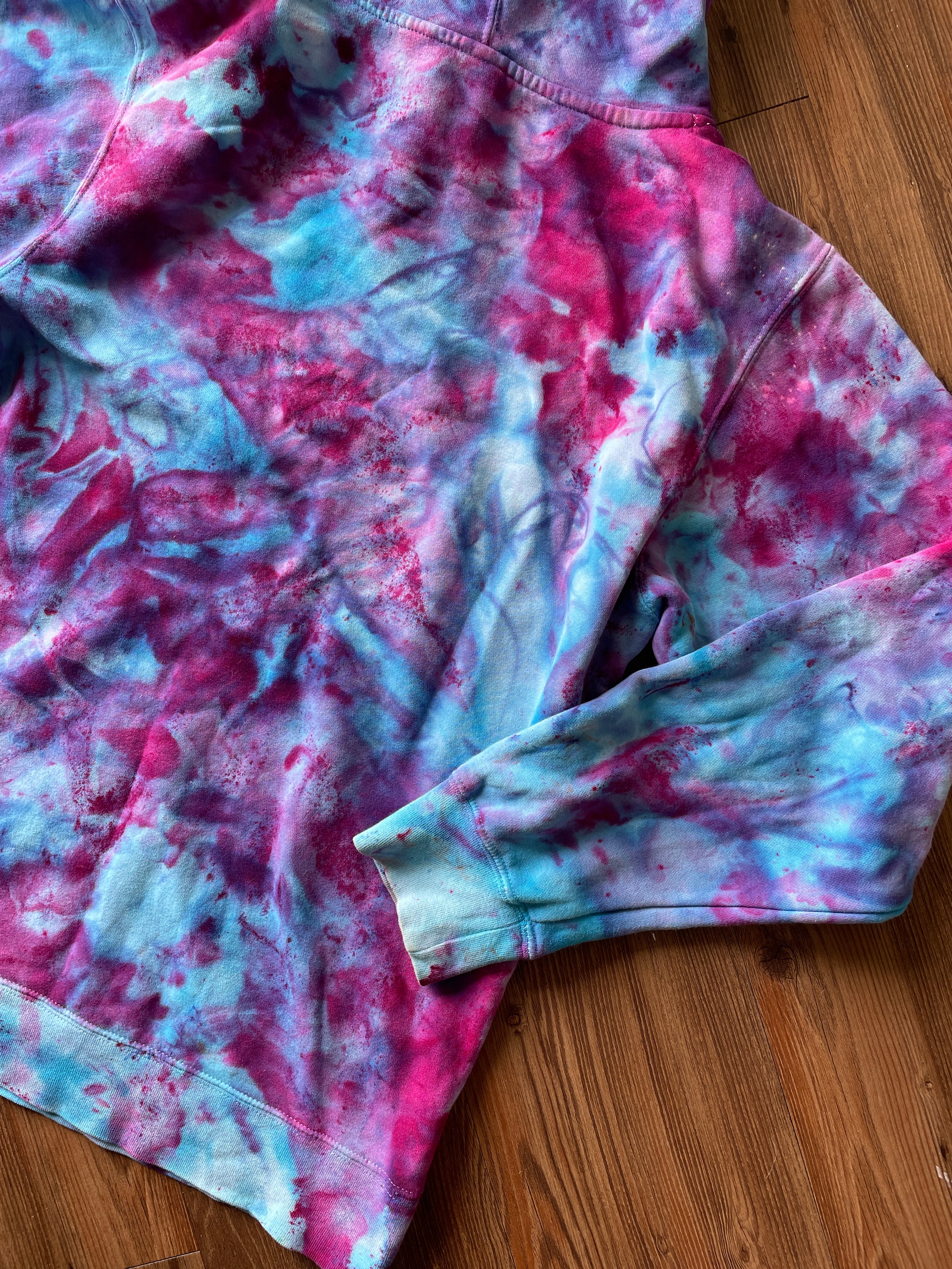 SMALL Men’s Surf Wyoming Galaxy Dye Tie Dye Sweatshirt | Geo Bison Blue and Purple Space Ice Dye Tie Dye Hoodie