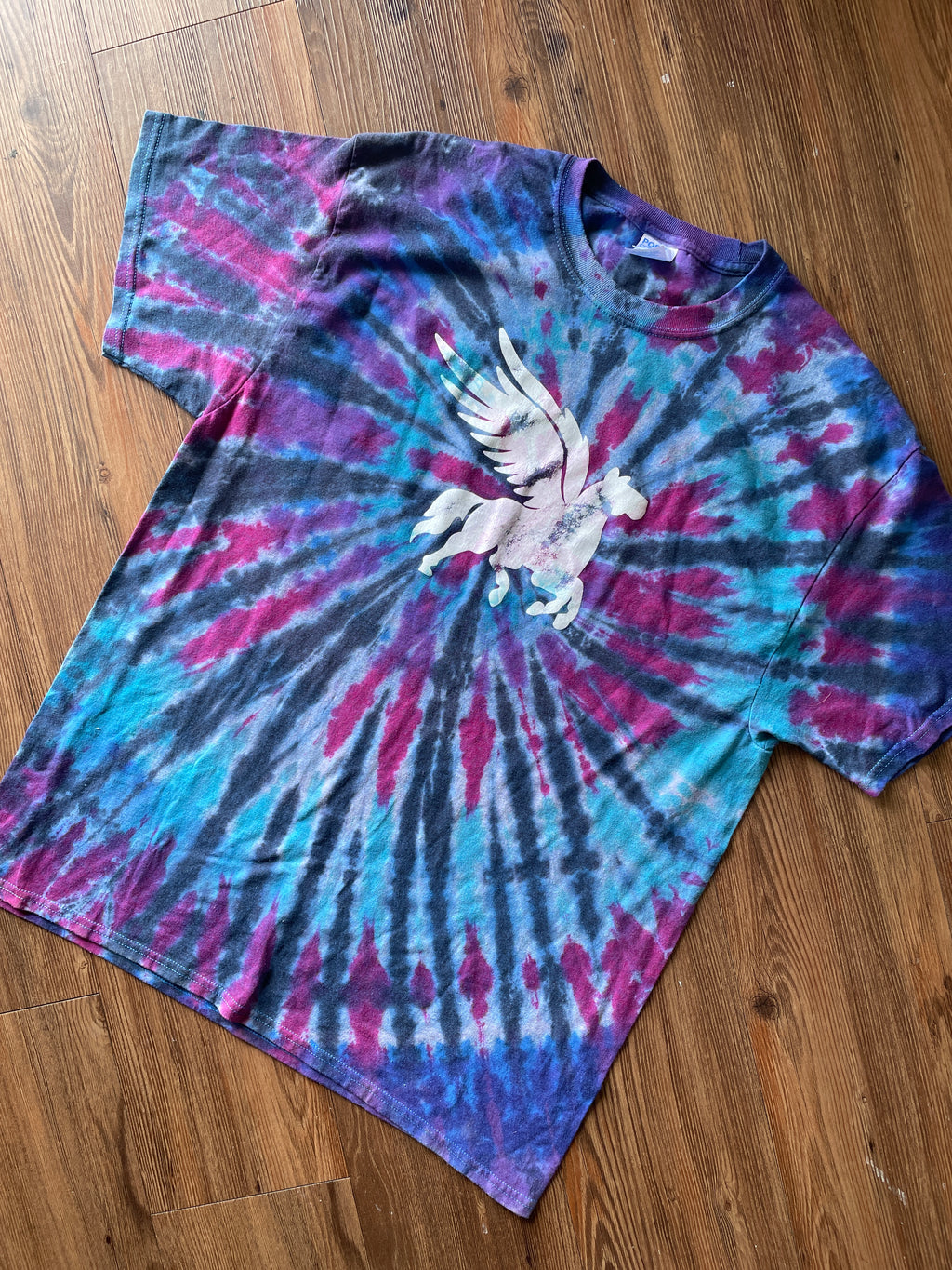 XL Men’s Pegasus Tie Dye T-Shirt | Purple and Blue Reverse Tie Dye Short Sleeve