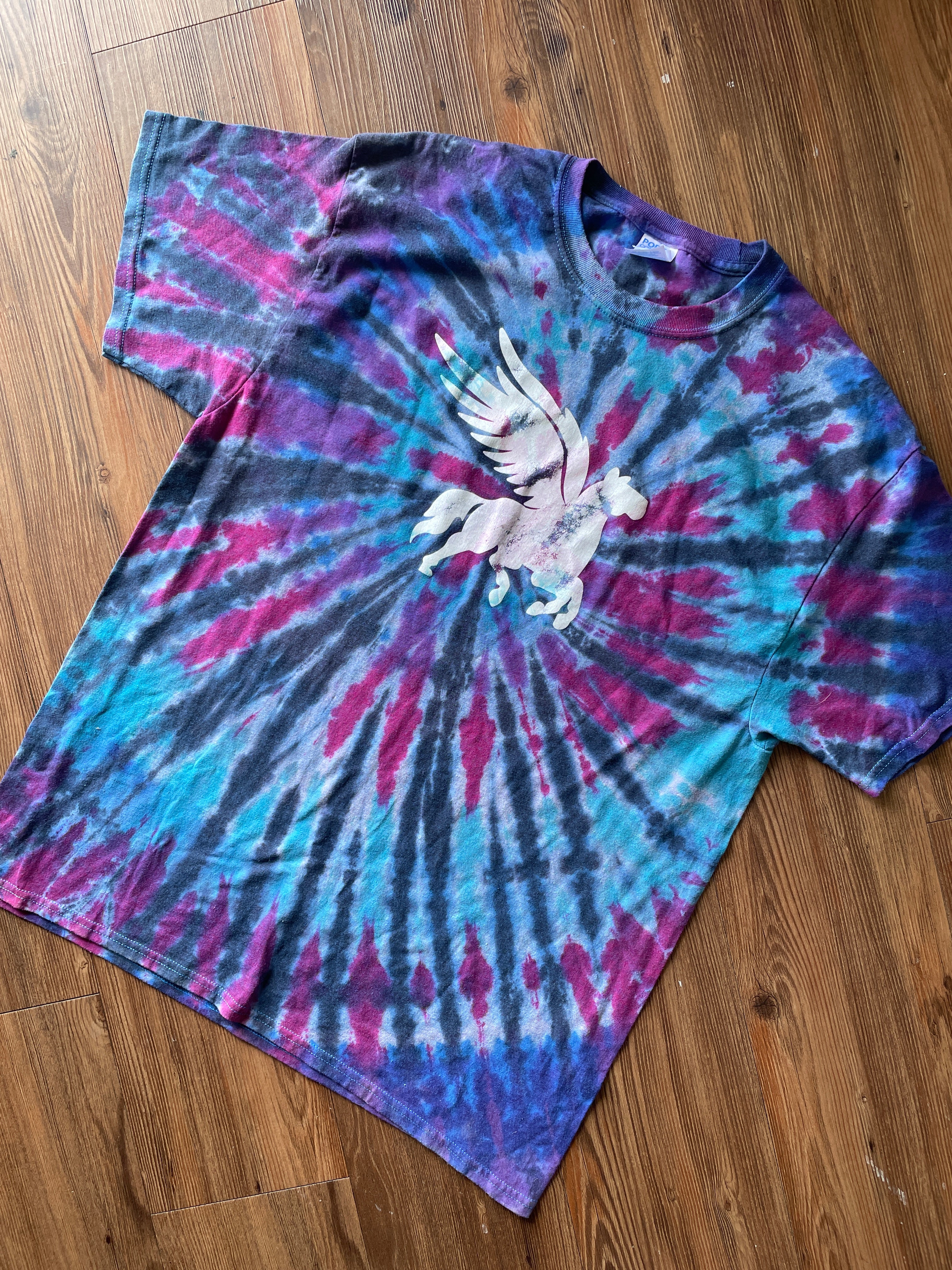 XL Men’s Pegasus Tie Dye T-Shirt | Purple and Blue Reverse Tie Dye Short Sleeve