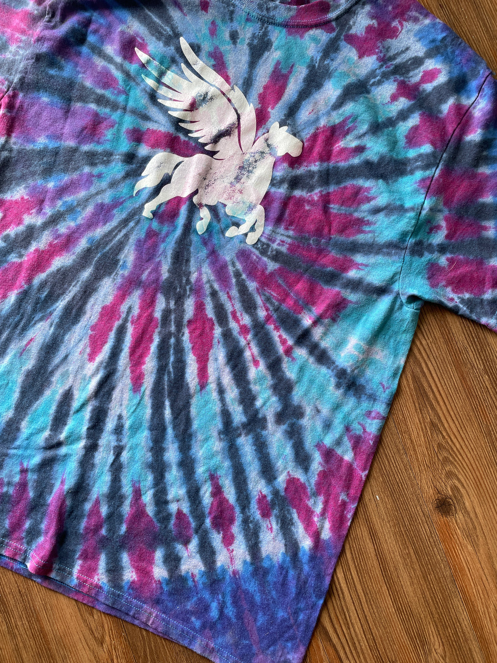 XL Men’s Pegasus Tie Dye T-Shirt | Purple and Blue Reverse Tie Dye Short Sleeve