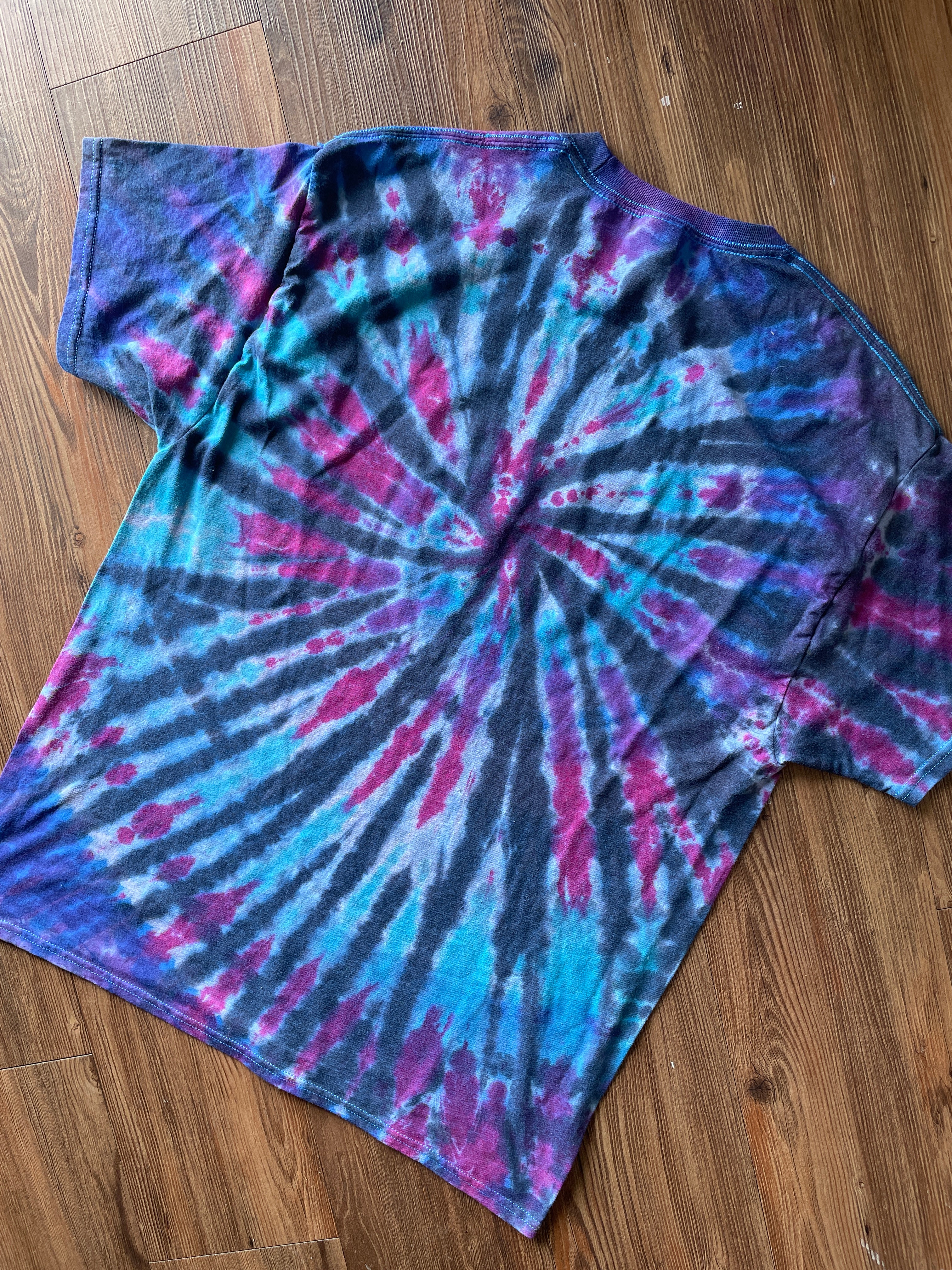 XL Men’s Pegasus Tie Dye T-Shirt | Purple and Blue Reverse Tie Dye Short Sleeve