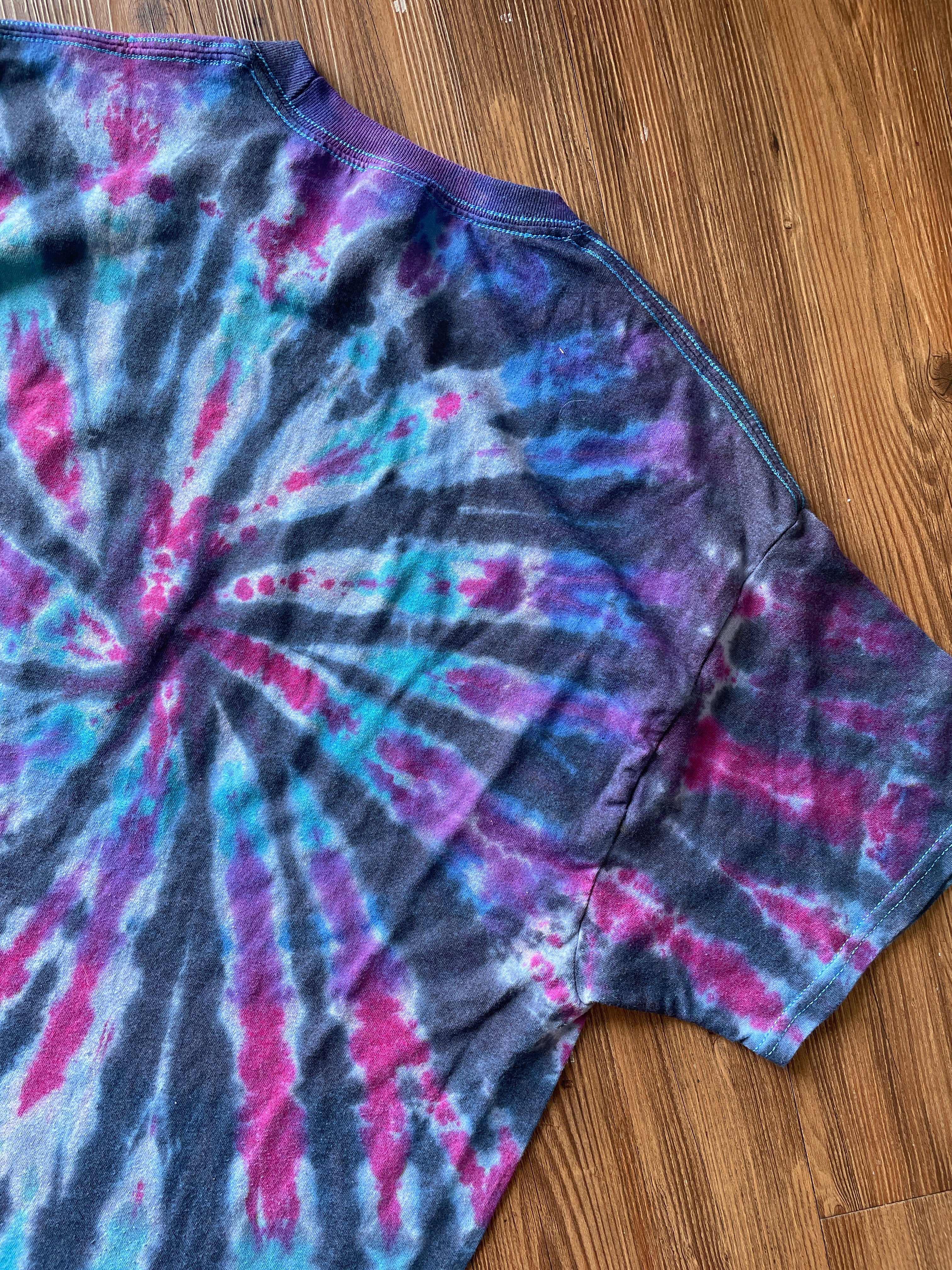 XL Men’s Pegasus Tie Dye T-Shirt | Purple and Blue Reverse Tie Dye Short Sleeve