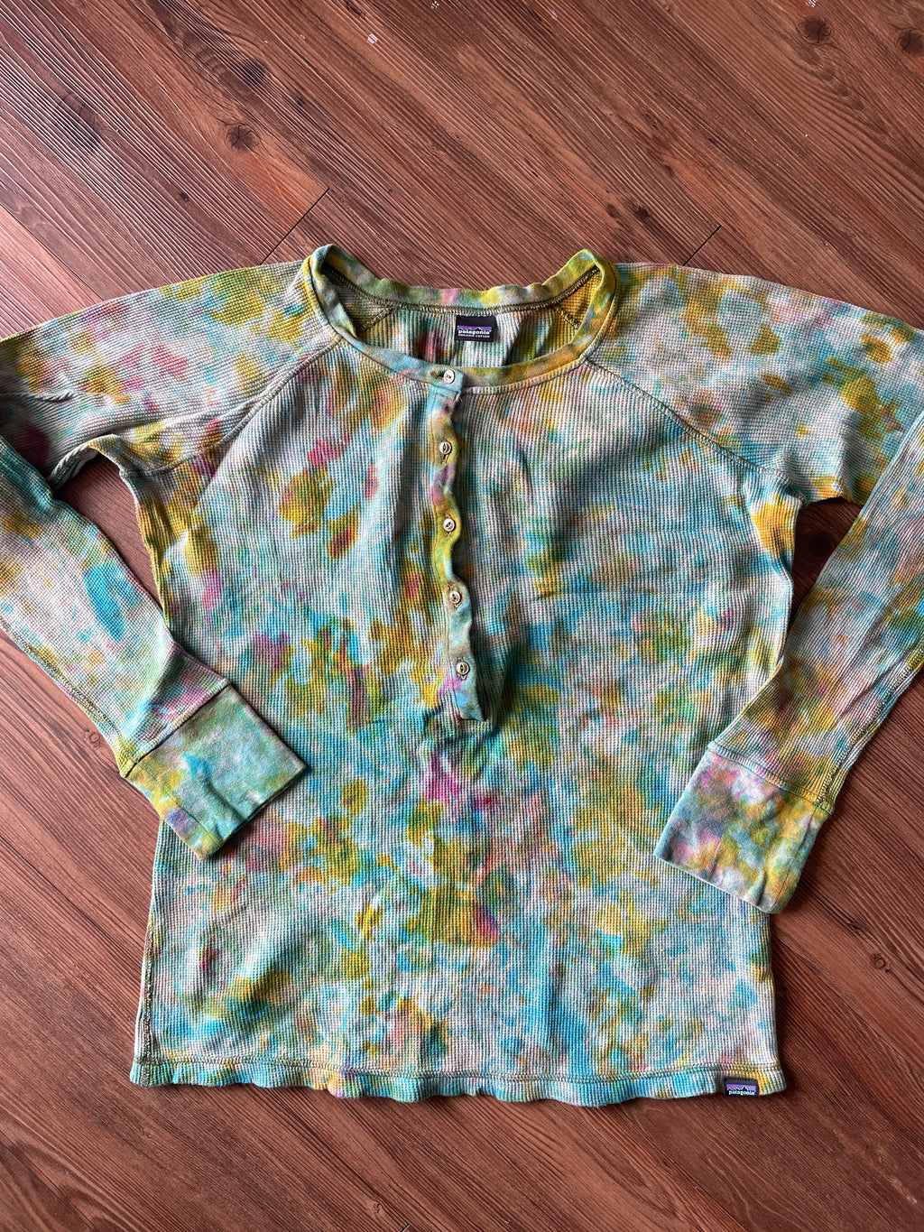 Medium Women's Patagonia Waffle Shirt | Green and Blue Tie Dye Long Sleeve
