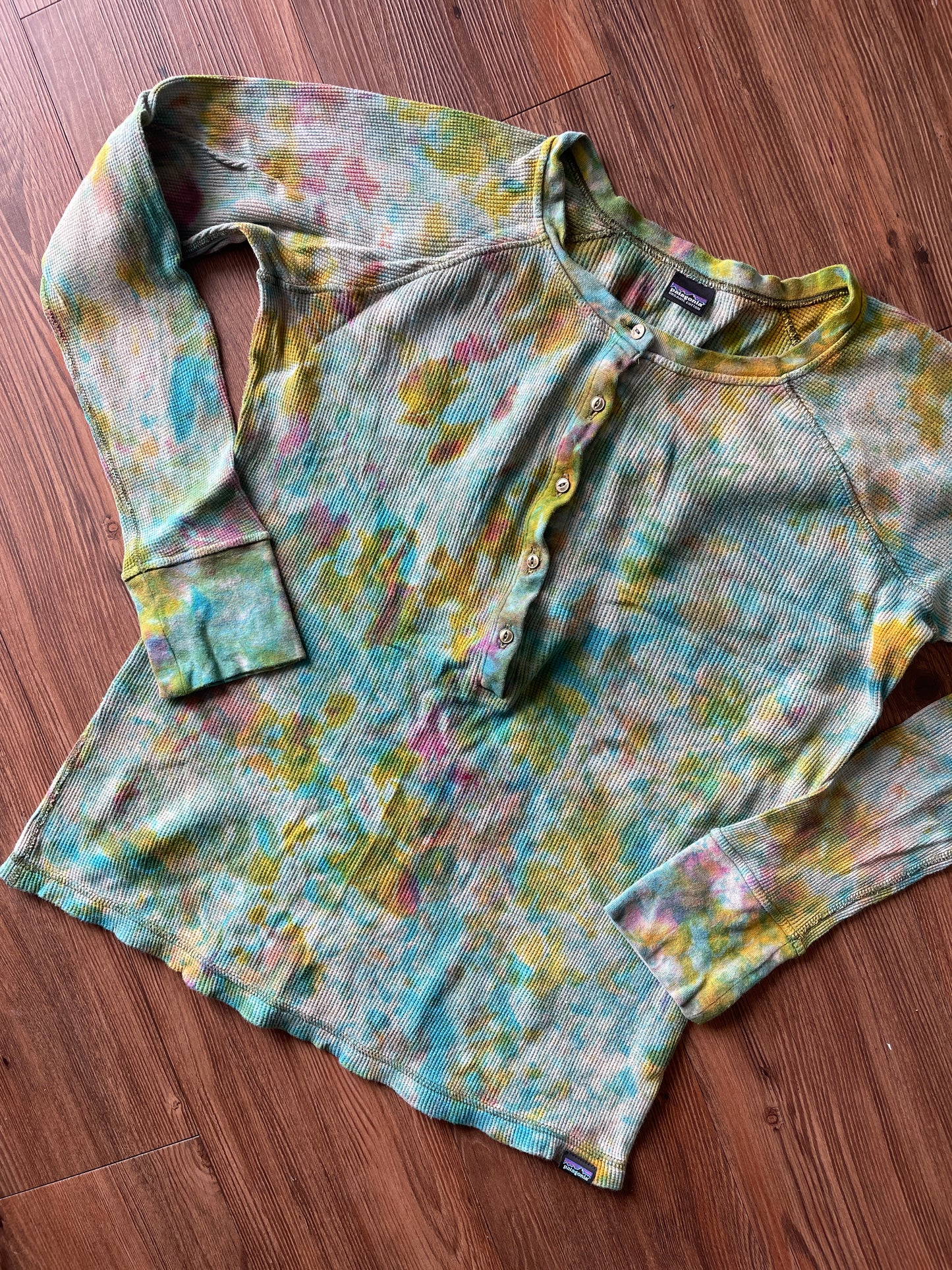 Medium Women's Patagonia Waffle Shirt | Green and Blue Tie Dye Long Sleeve