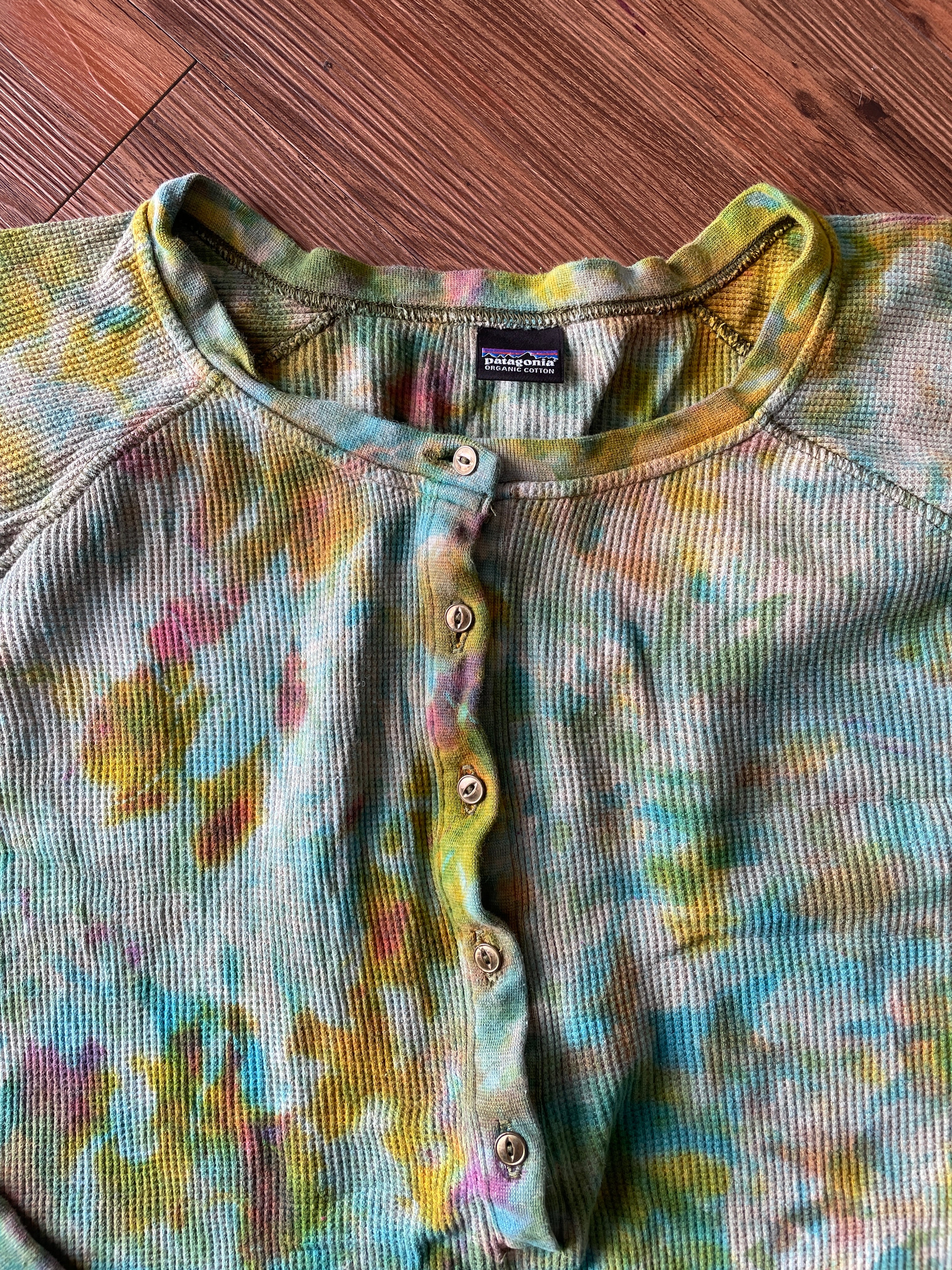 Medium Women's Patagonia Waffle Shirt | Green and Blue Tie Dye Long Sleeve