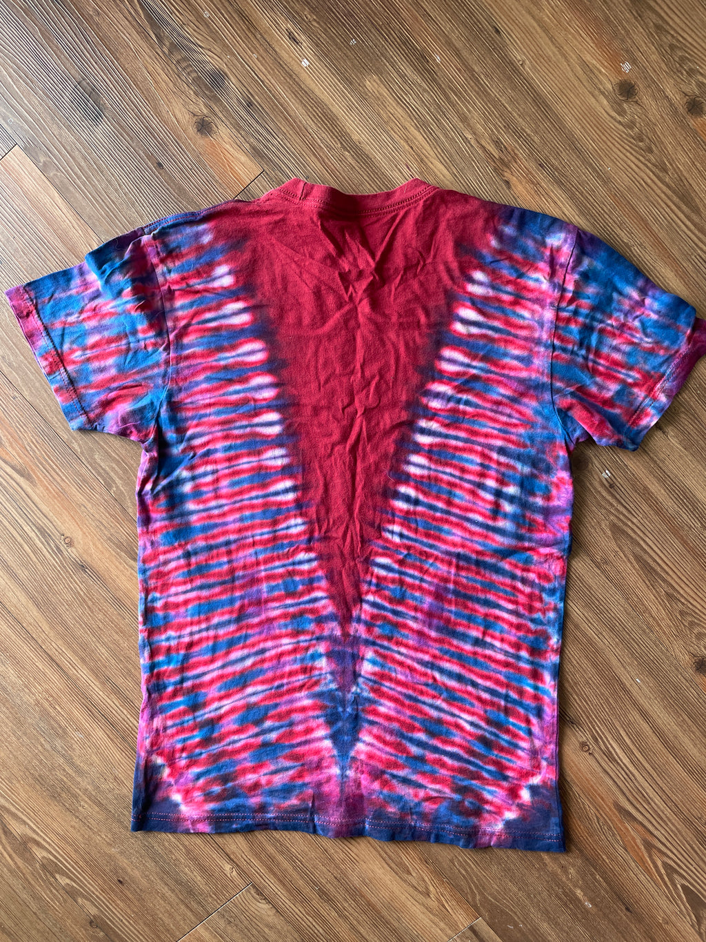 MEDIUM Men’s Active Climbing Gym Tie Dye T-Shirt | Athens Georgia Climbing Red and Black Reverse Tie Dye Short Sleeve