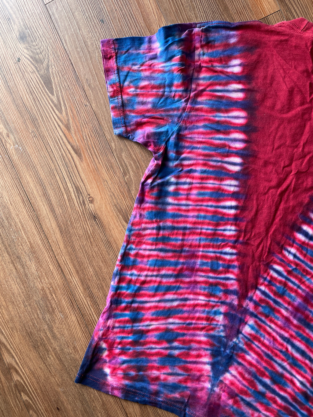 MEDIUM Men’s Active Climbing Gym Tie Dye T-Shirt | Athens Georgia Climbing Red and Black Reverse Tie Dye Short Sleeve